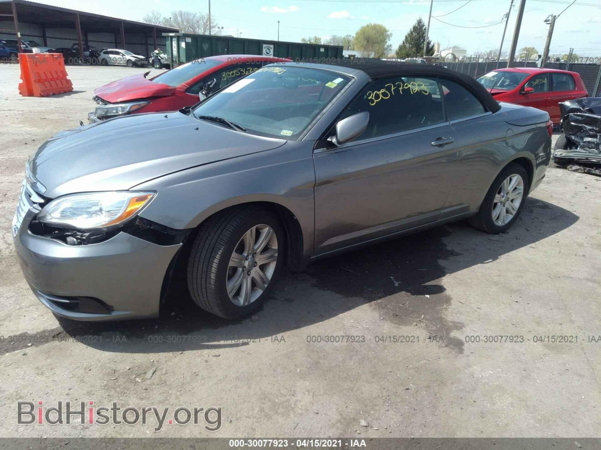 2011 CHRYSLER 200 - VIN: 1C3BC2EG3BN620398 - Фото 2