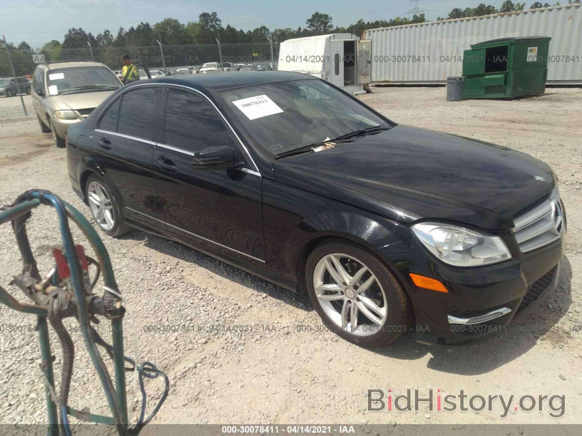 Photo WDDGF4HBXDR274596 - MERCEDES-BENZ C-CLASS 2013