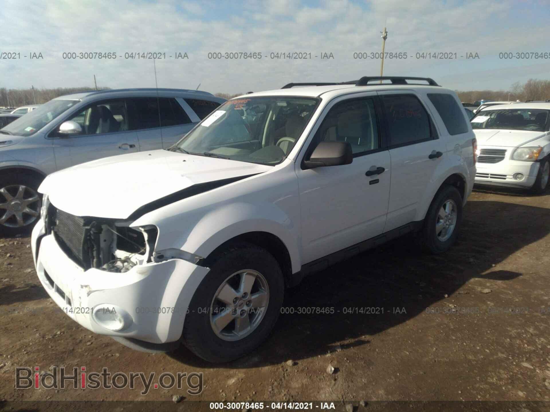 2011 FORD ESCAPE - VIN: 1FMCU9DG1BKA17339 - Фото 2