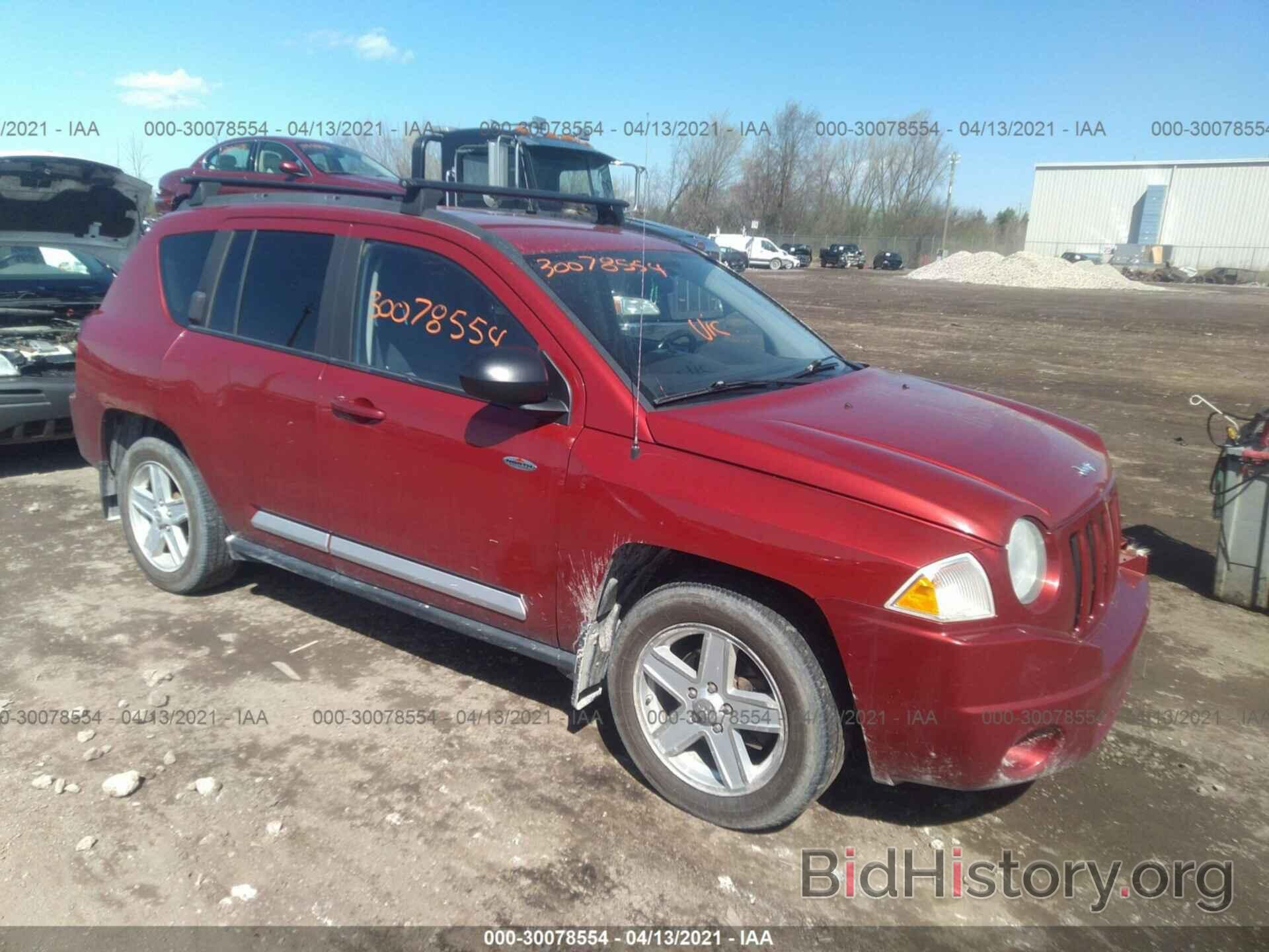 Photo 1J4NF4FB8AD564536 - JEEP COMPASS 2010