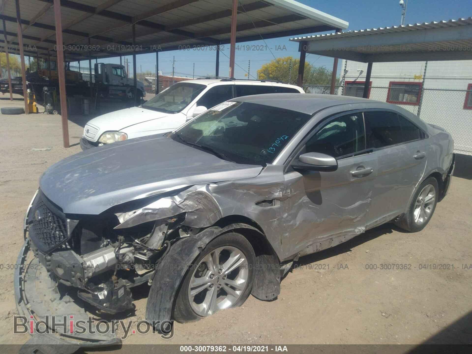 2013 FORD TAURUS - VIN: 1FAHP2E83DG137042 - Фото 2