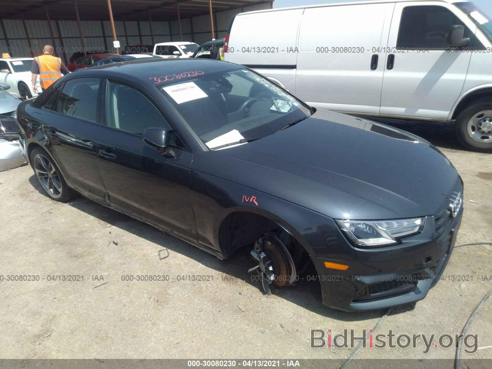 Photo WAUGMAF40KN017418 - AUDI A4 2019