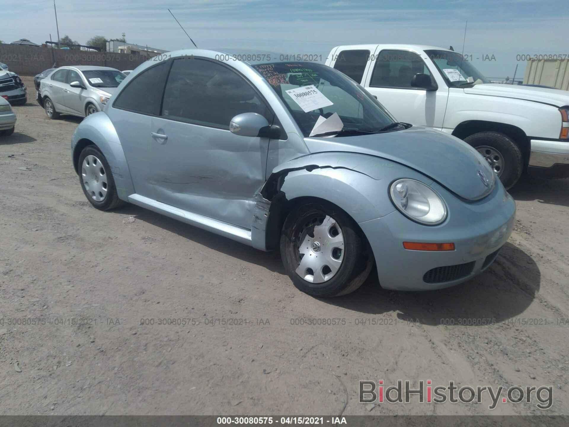 Photo 3VWPG3AG2AM000519 - VOLKSWAGEN NEW BEETLE COUPE 2010