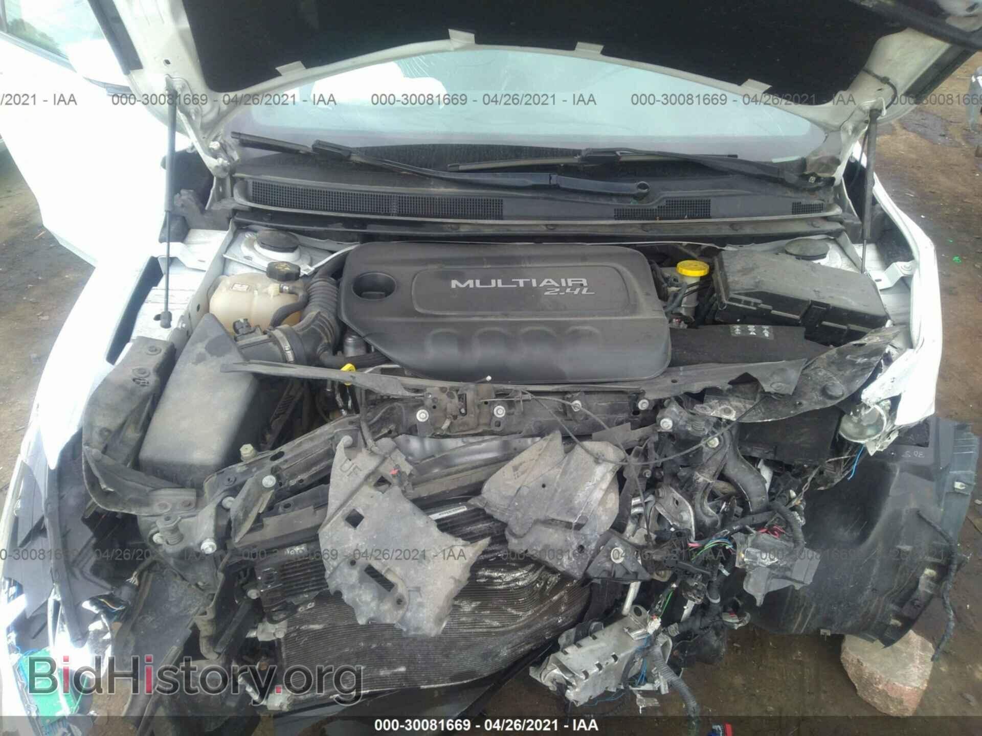 2016 CHRYSLER 200 - VIN: 1C3CCCBB5GN130250 - Фото 10