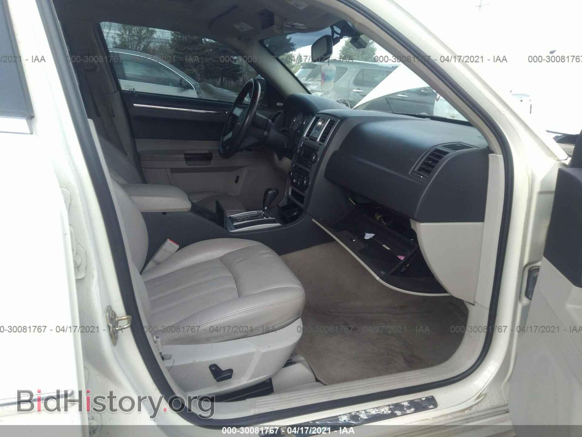 2006 CHRYSLER 300 - VIN: 2C3KA63H16H440943 - Фото 5