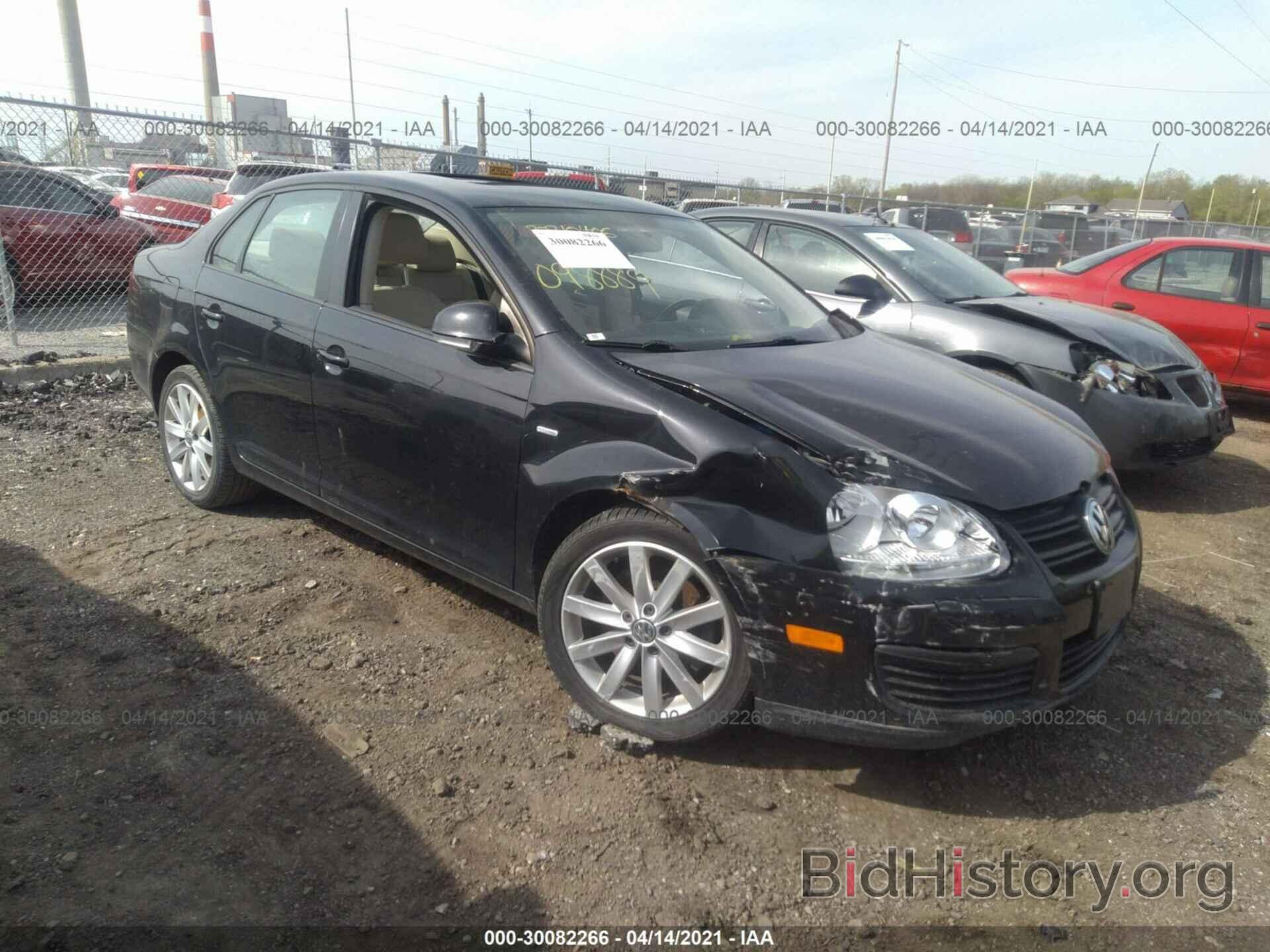 Photo 3VWRJ7AJ1AM098889 - VOLKSWAGEN JETTA SEDAN 2010