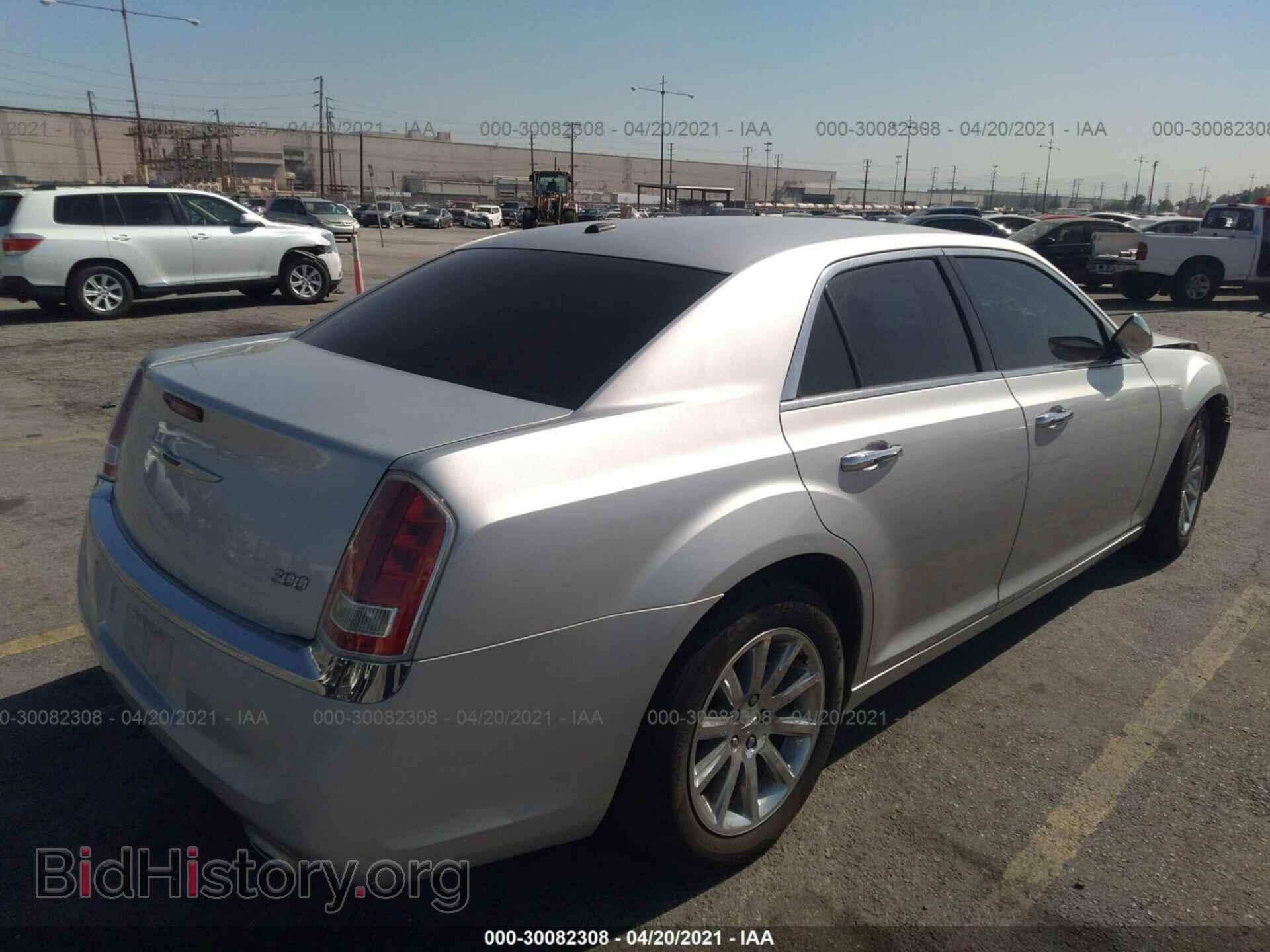 2012 CHRYSLER 300 - VIN: 2C3CCACG3CH310053 - Photo 4