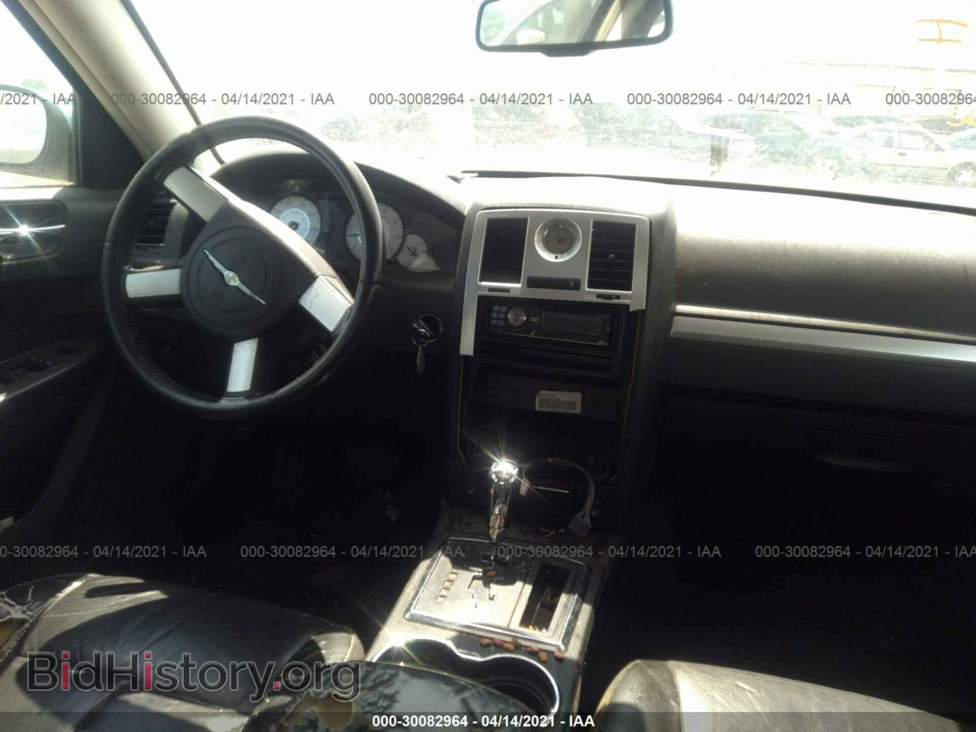 2009 CHRYSLER 300 - VIN: 2C3KA53V19H612943 - Фото 5