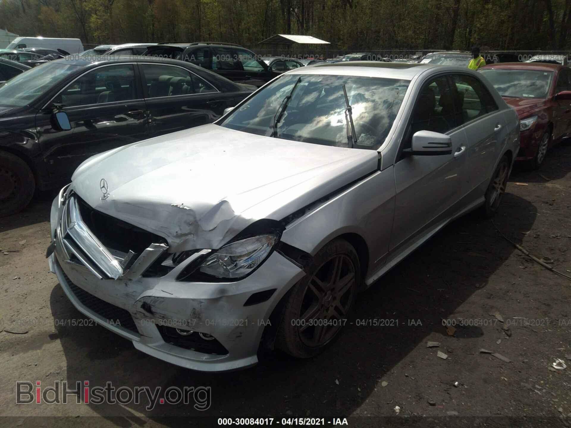 2010 MERCEDES-BENZ E-CLASS - VIN: WDDHF5GB2AA032259 - Фото 2