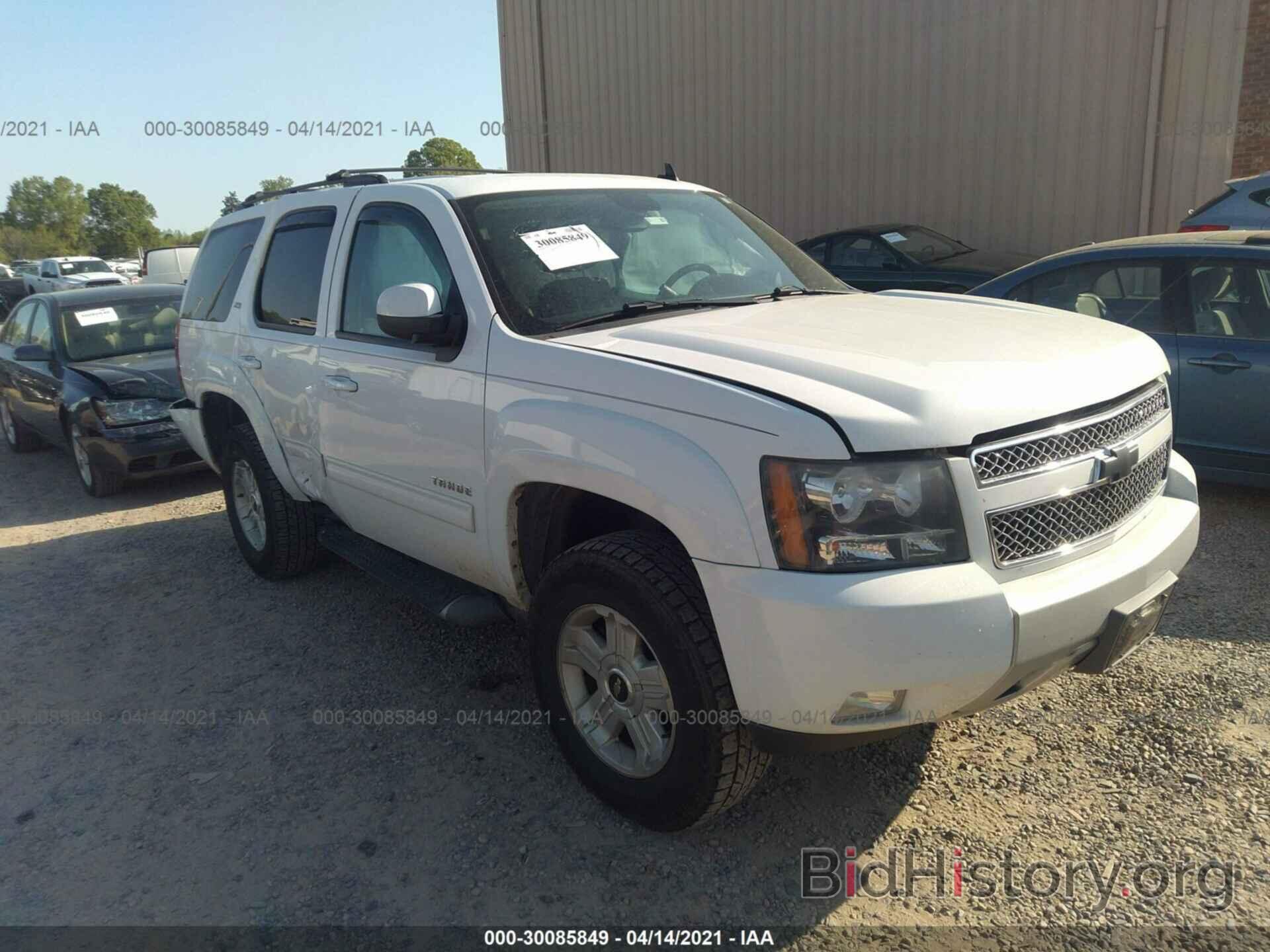 Photo 1GNSKBE09BR192595 - CHEVROLET TAHOE 2011