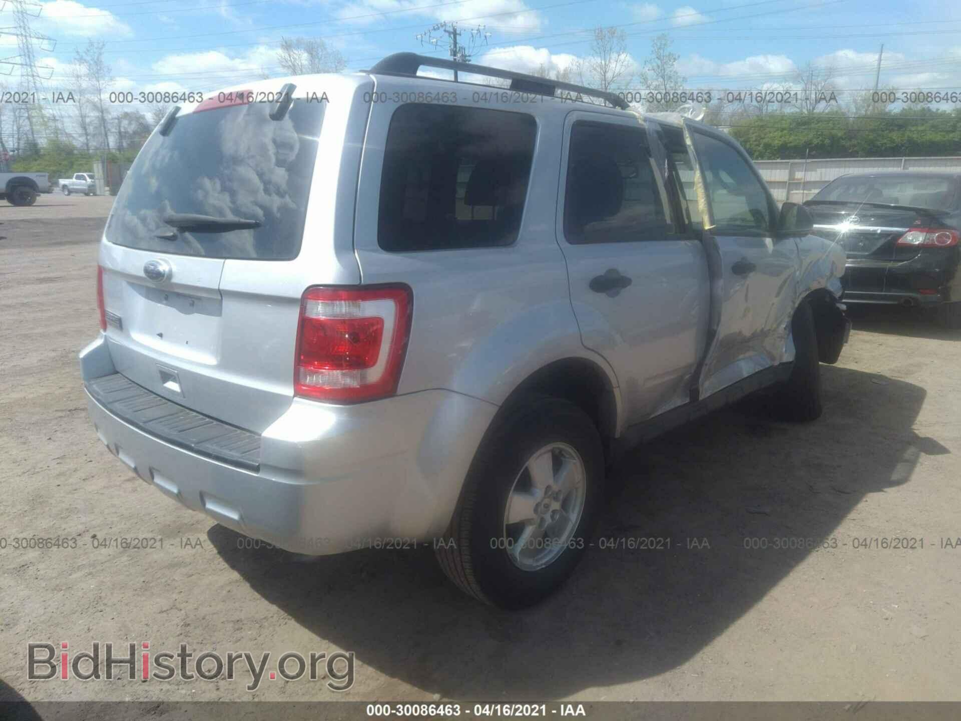 2011 FORD ESCAPE - VIN: 1FMCU0D70BKC61592 - Фото 4