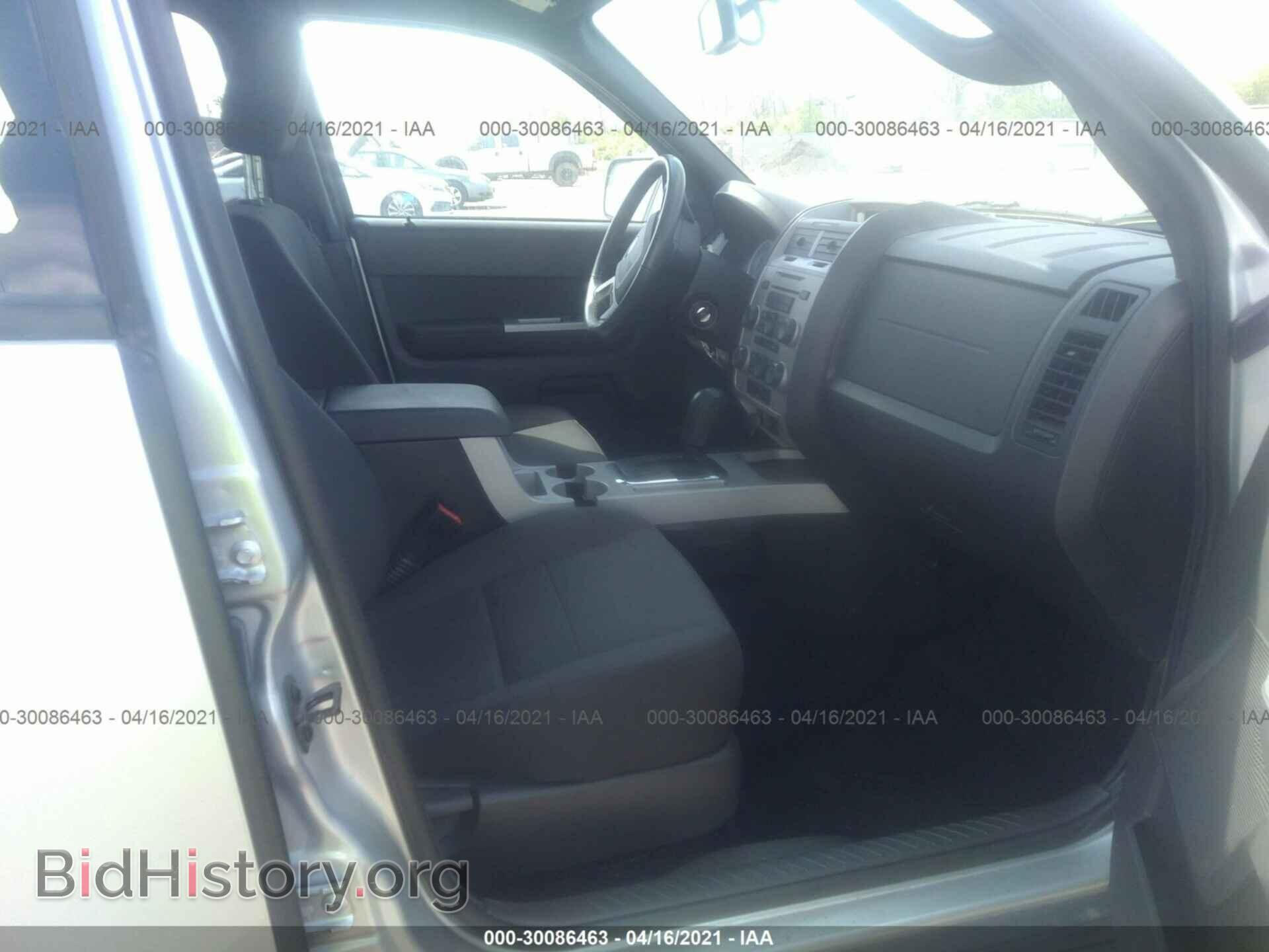 2011 FORD ESCAPE - VIN: 1FMCU0D70BKC61592 - Фото 5