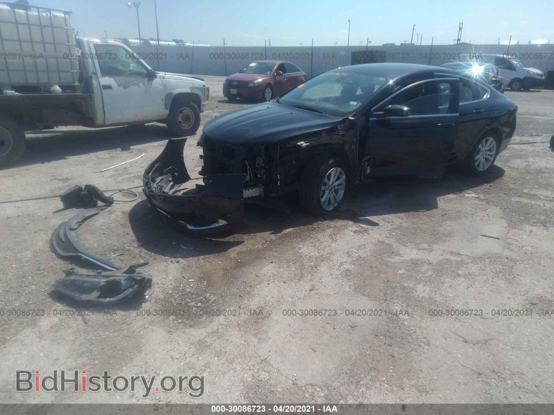 2015 CHRYSLER 200 - VIN: 1C3CCCAB1FN578677 - Фото 2