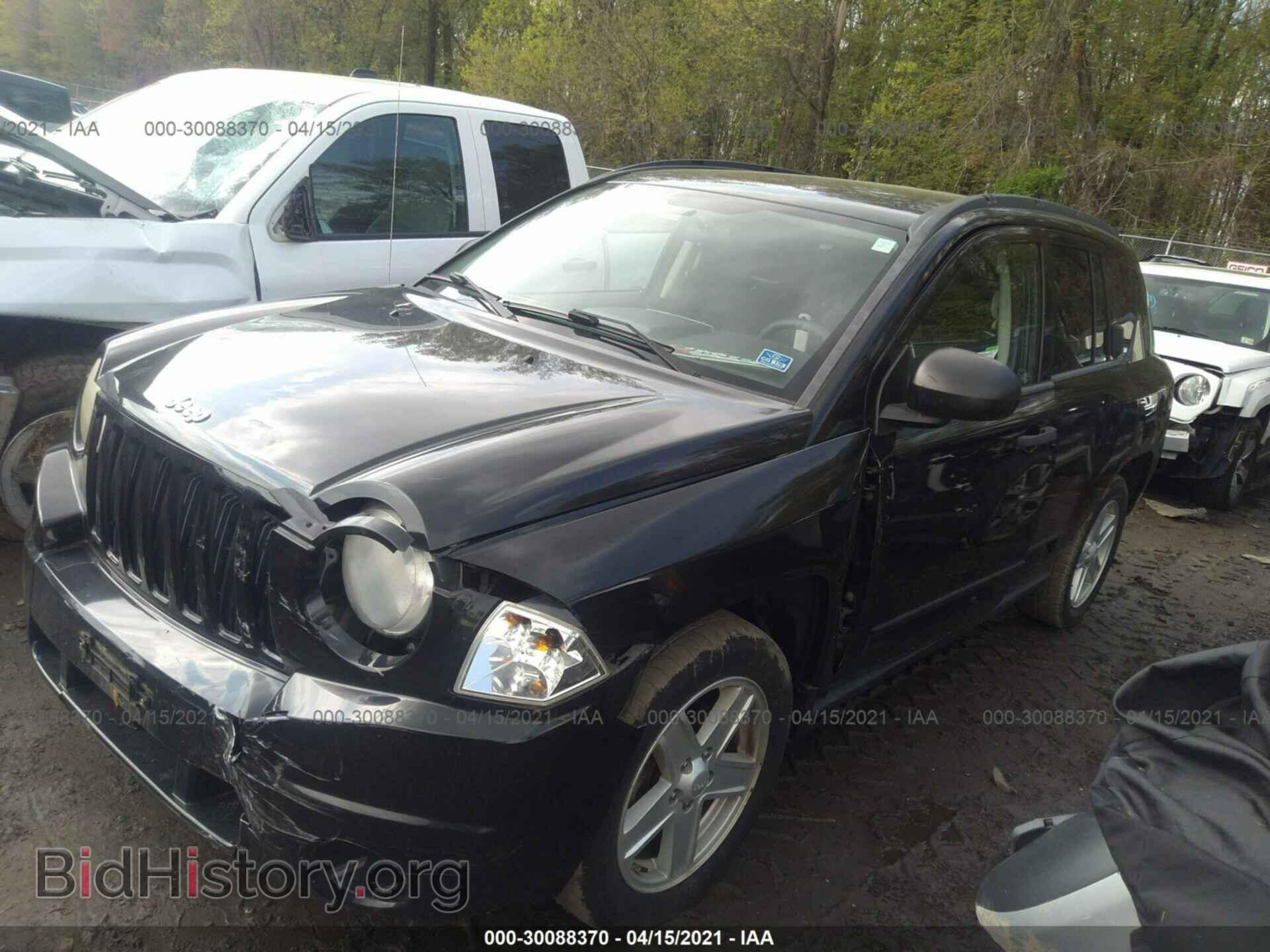 2008 JEEP COMPASS - VIN: 1J8FT47W28D737524 - Фото 2