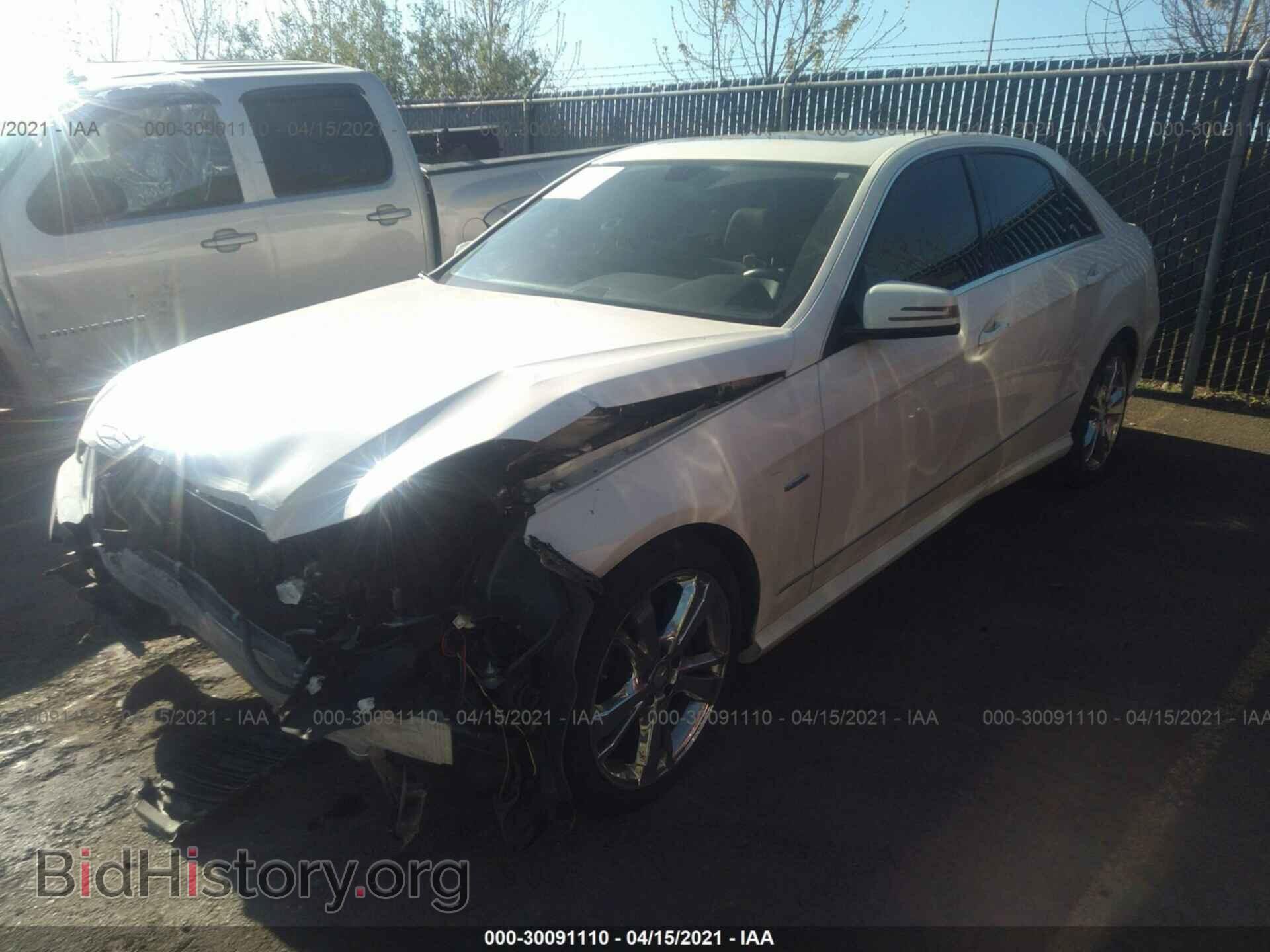 2012 MERCEDES-BENZ E-CLASS - VIN: WDDHF5KB9CA569236 - Фото 2