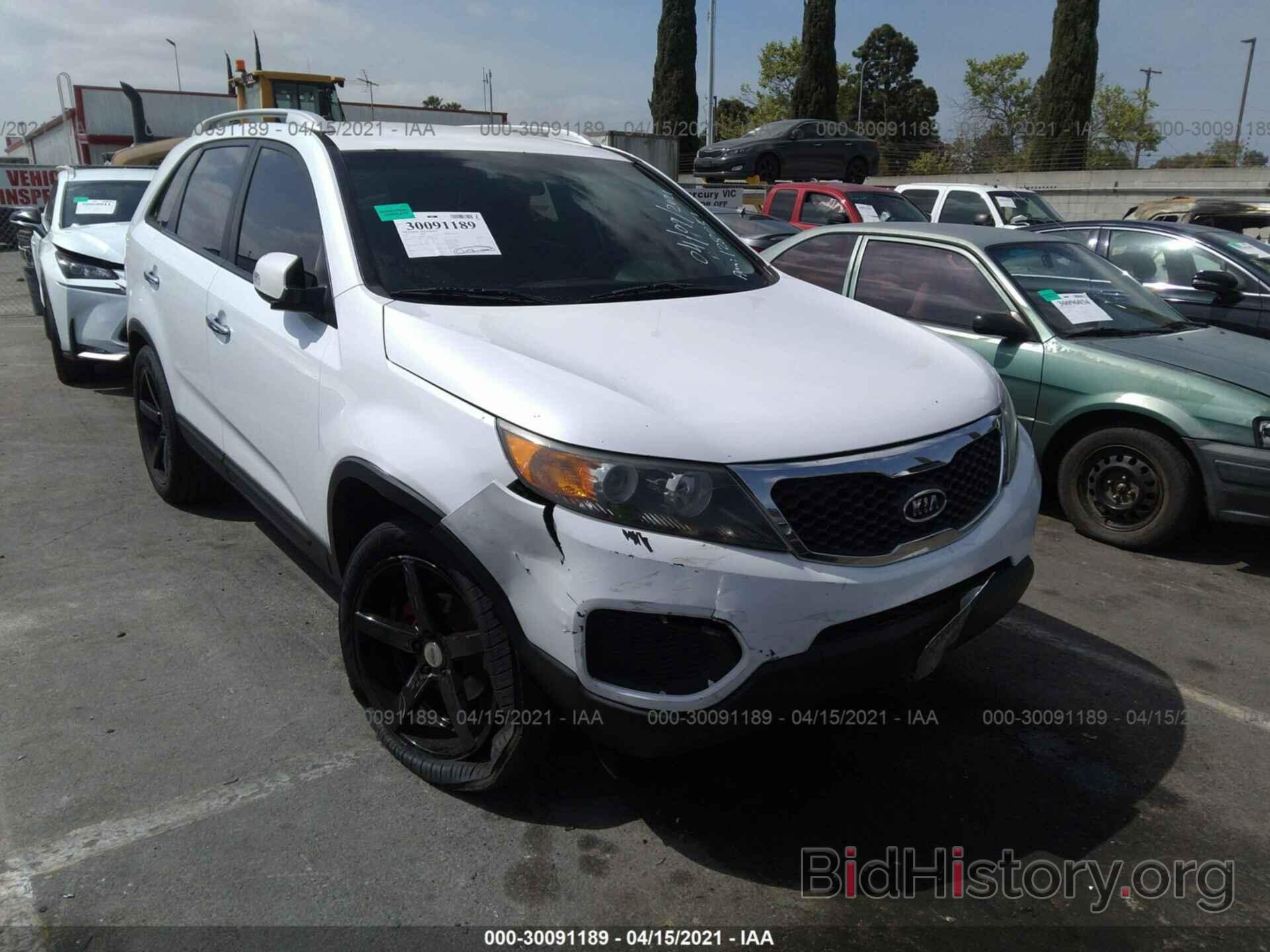 Photo 5XYKT4A22BG128051 - KIA SORENTO 2011