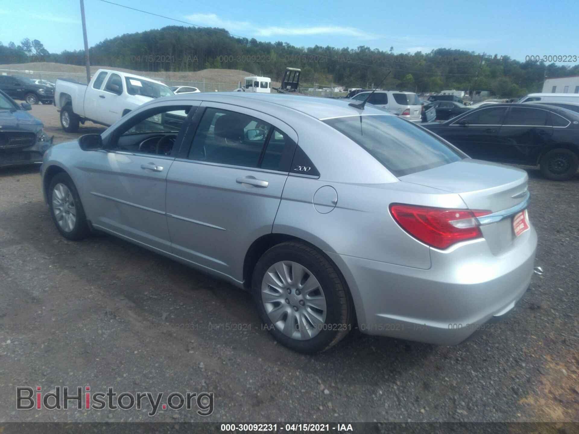 2011 CHRYSLER 200 - VIN: 1C3BC4FB2BN550441 - Фото 3