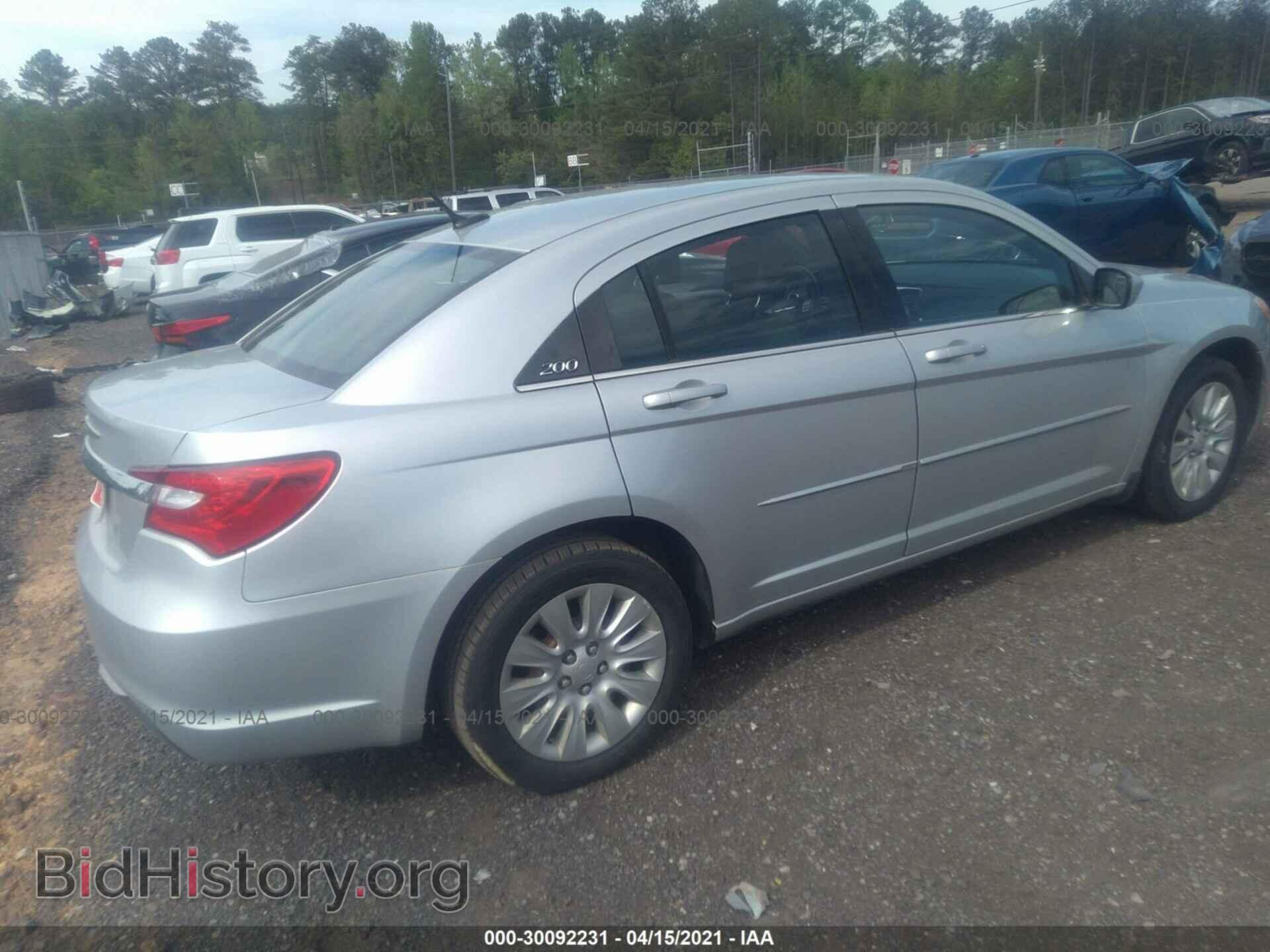 2011 CHRYSLER 200 - VIN: 1C3BC4FB2BN550441 - Фото 4