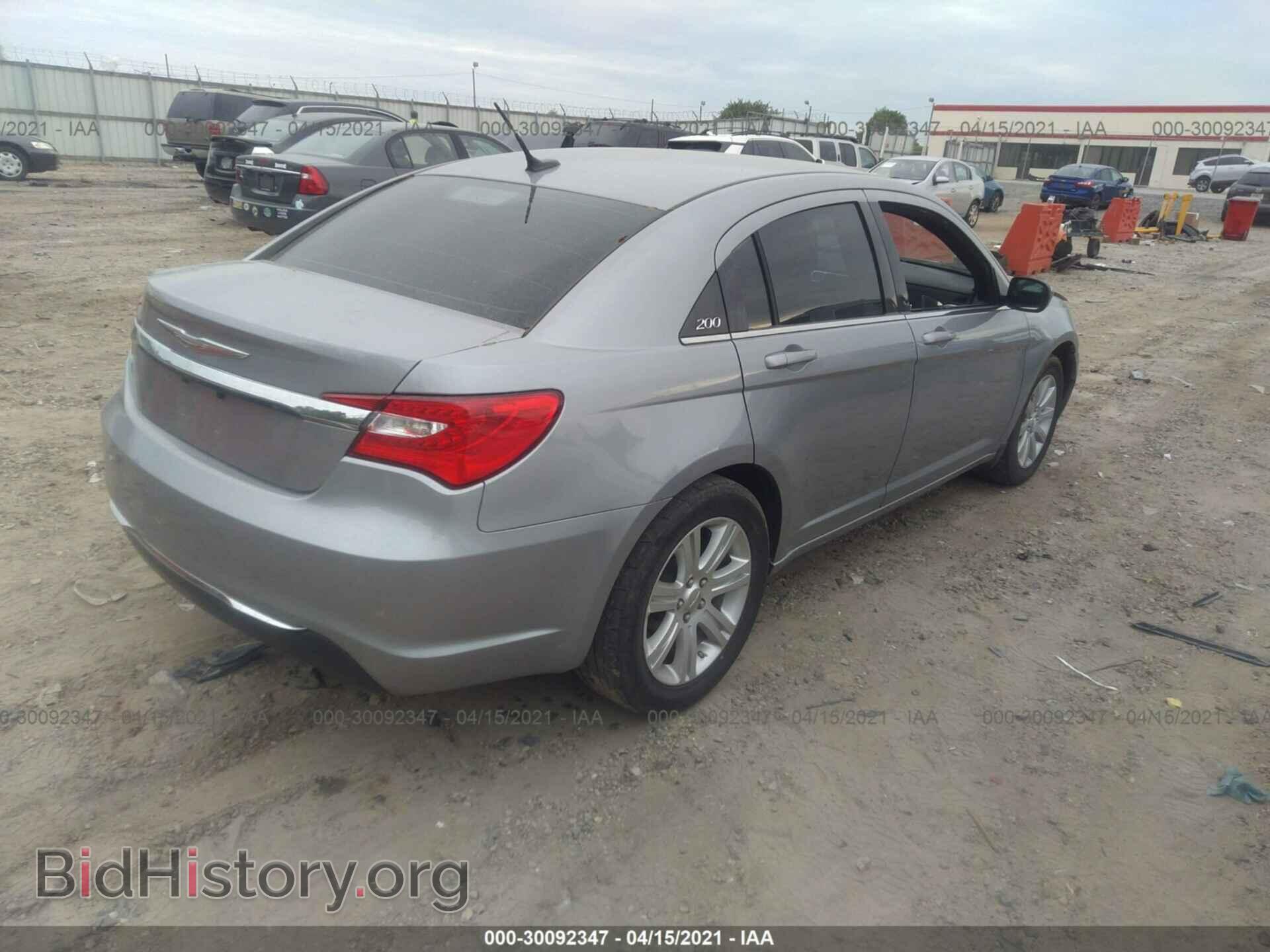 2013 CHRYSLER 200 - VIN: 1C3CCBABXDN735923 - Фото 4