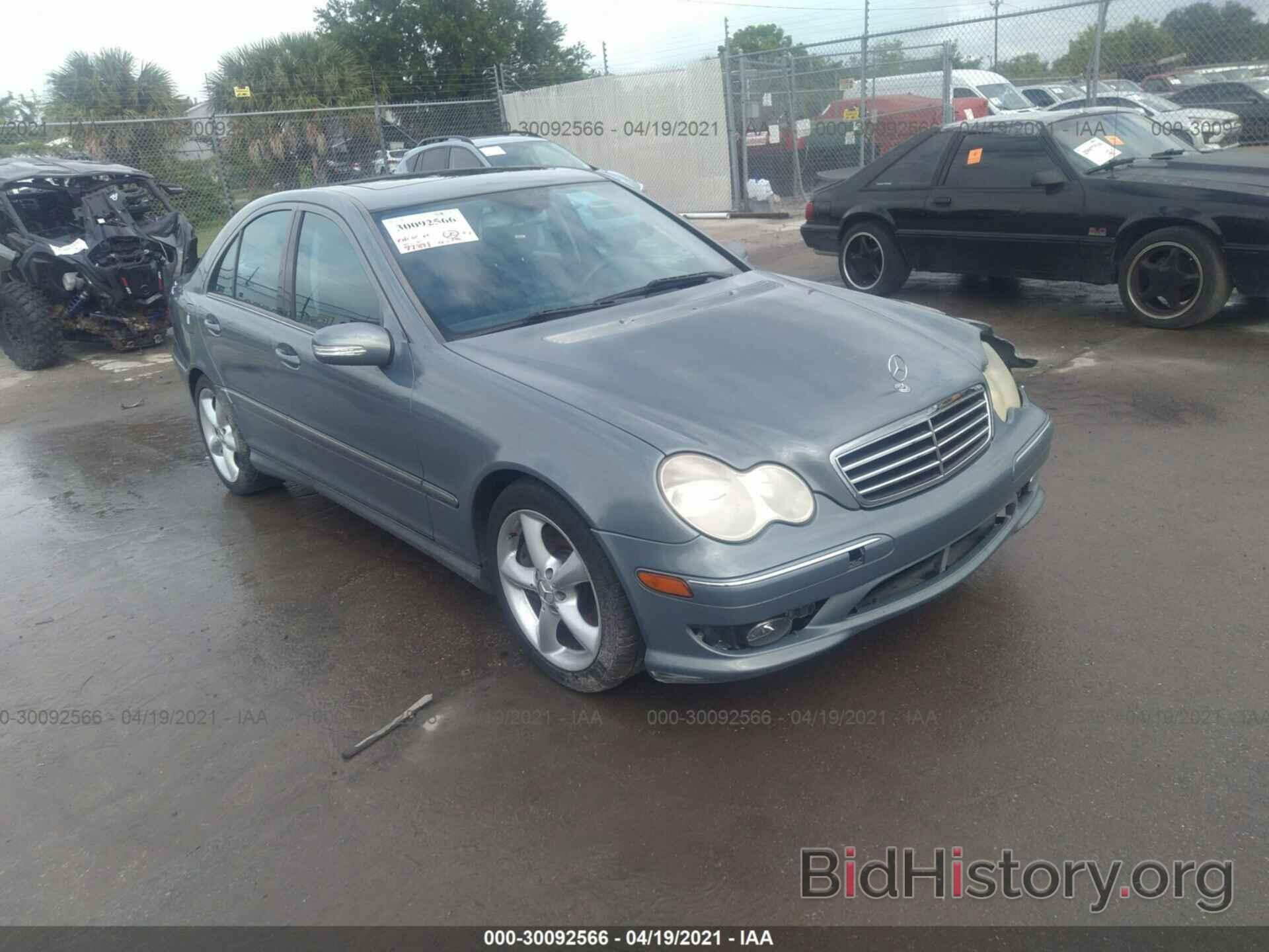 Photo WDBRF52H96F750135 - MERCEDES-BENZ C-CLASS 2006