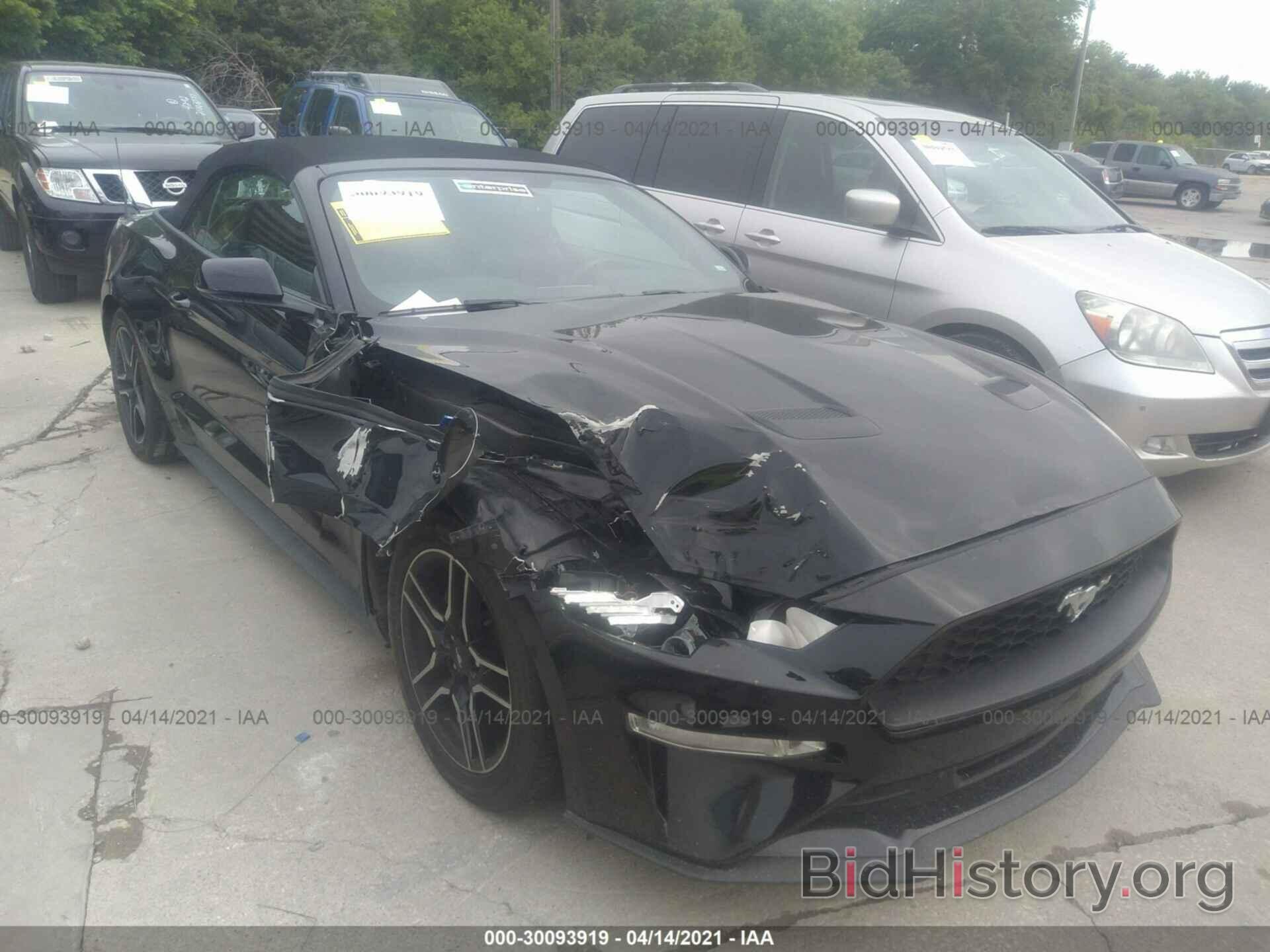 Photo 1FATP8UH9L5125647 - FORD MUSTANG 2020