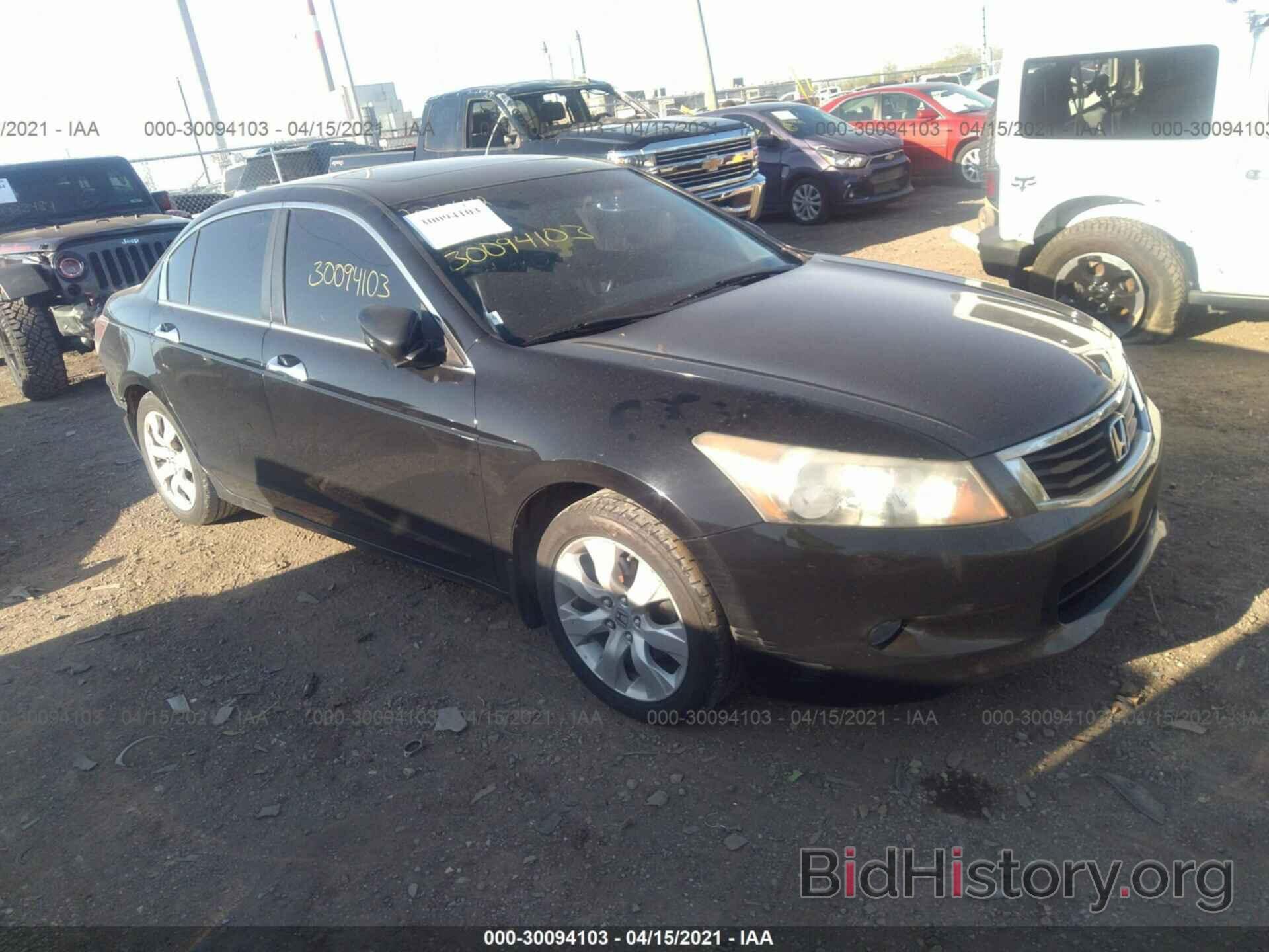 Photo 1HGCP3F80AA018910 - HONDA ACCORD SDN 2010