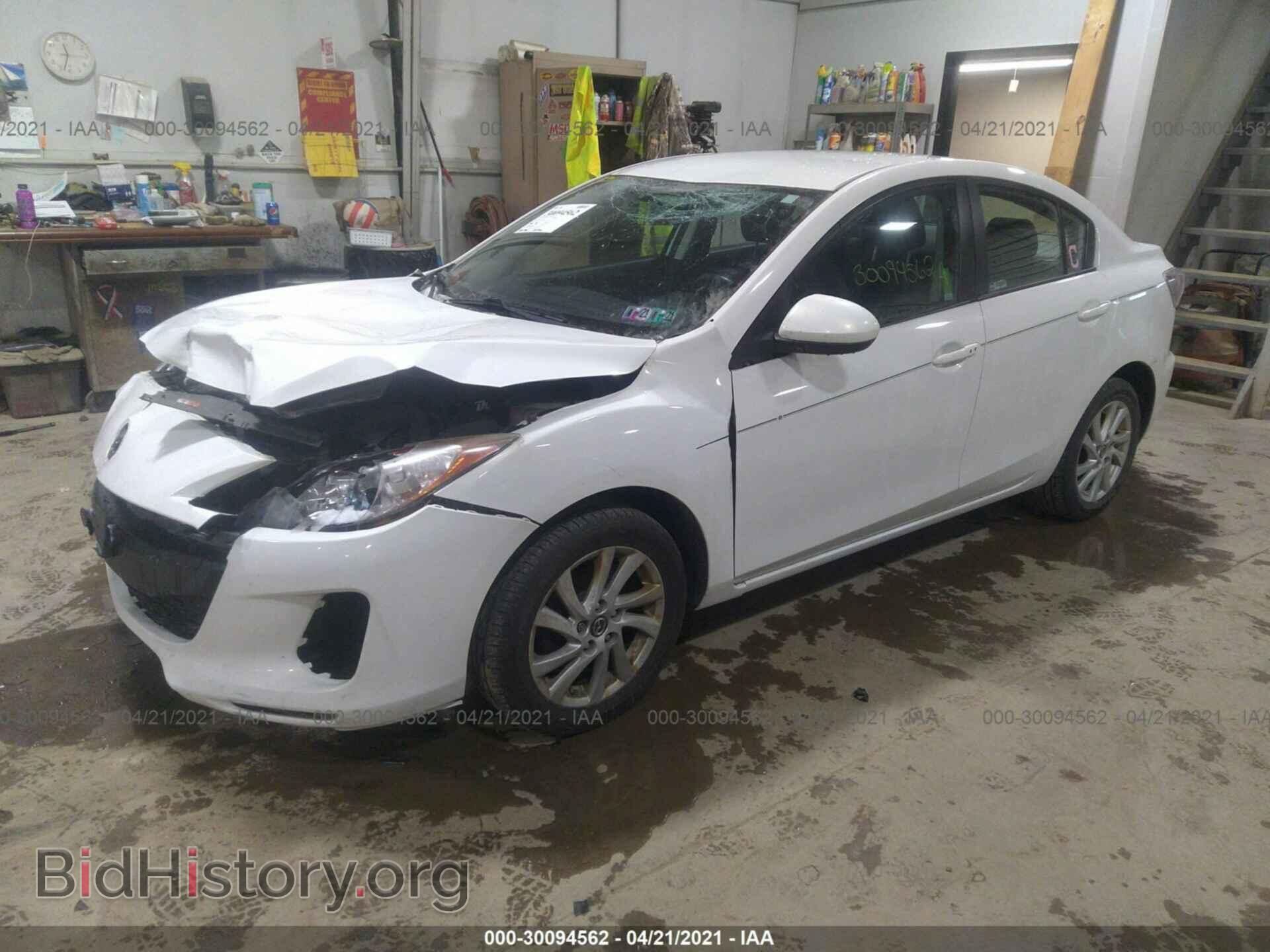 2013 MAZDA MAZDA3 - VIN: JM1BL1V7XD1817648 - Фото 2