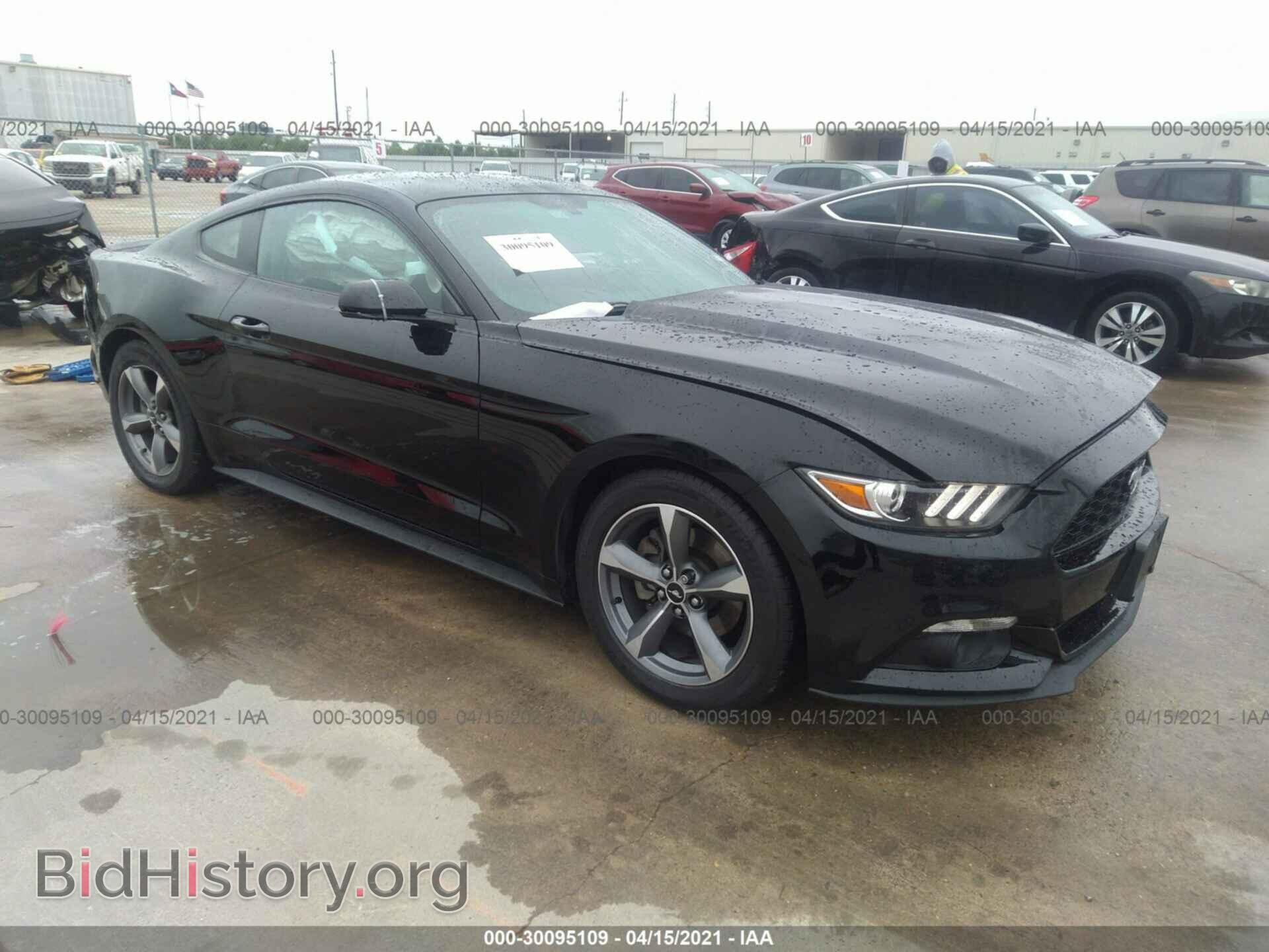 Photo 1FA6P8AM5F5334841 - FORD MUSTANG 2015