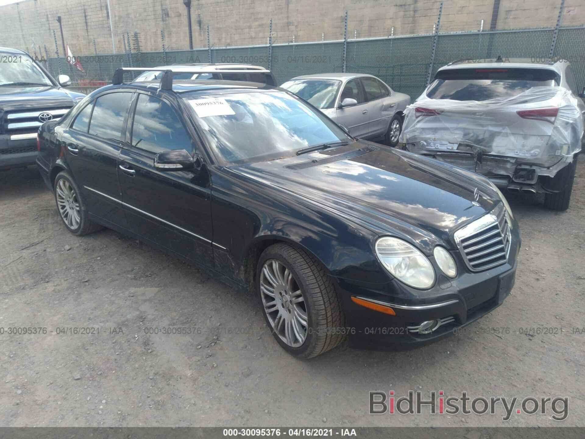 Photo WDBUF87X17B157454 - MERCEDES-BENZ E-CLASS 2007