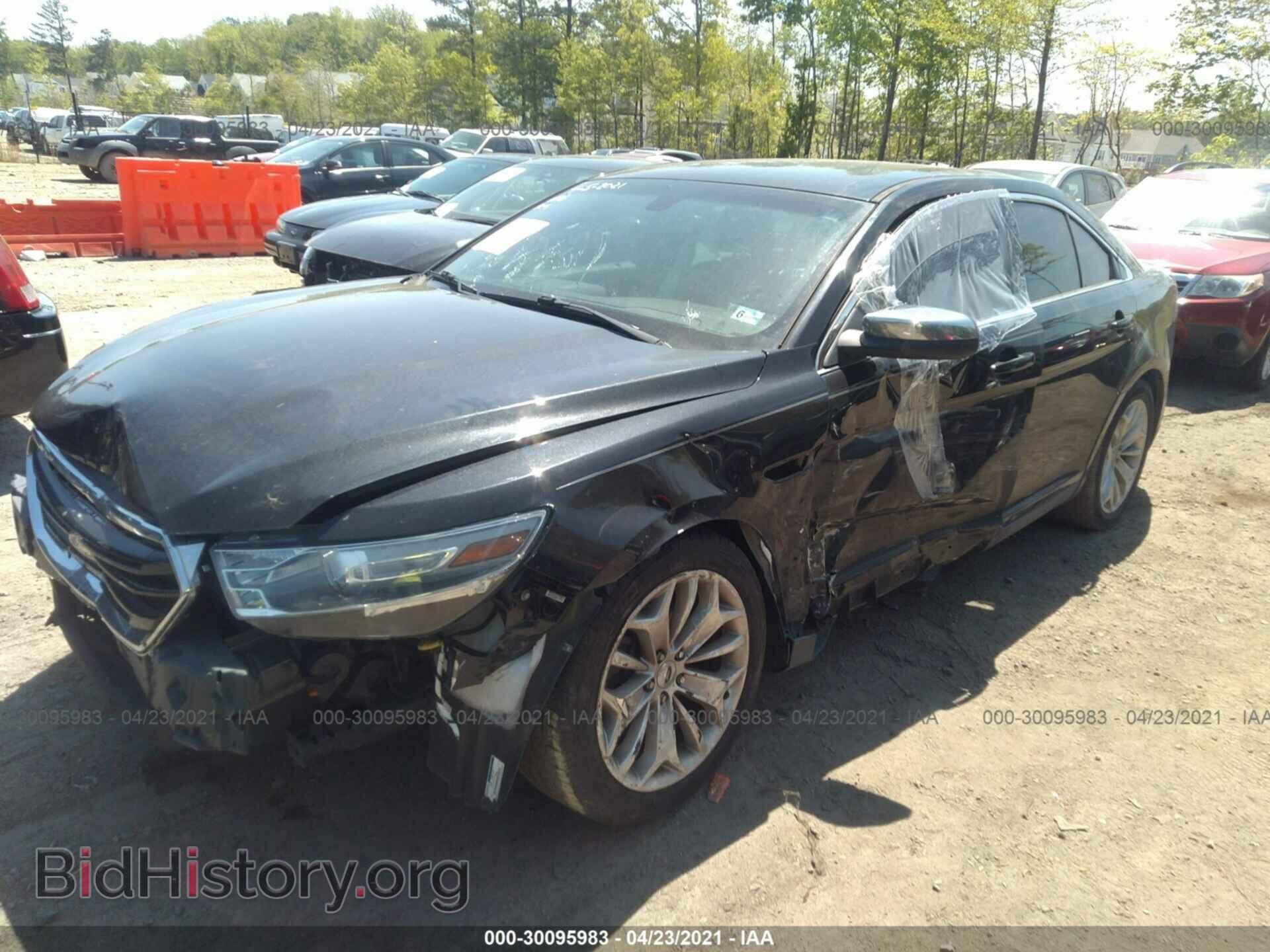 2013 FORD TAURUS - VIN: 1FAHP2F89DG136668 - Фото 2