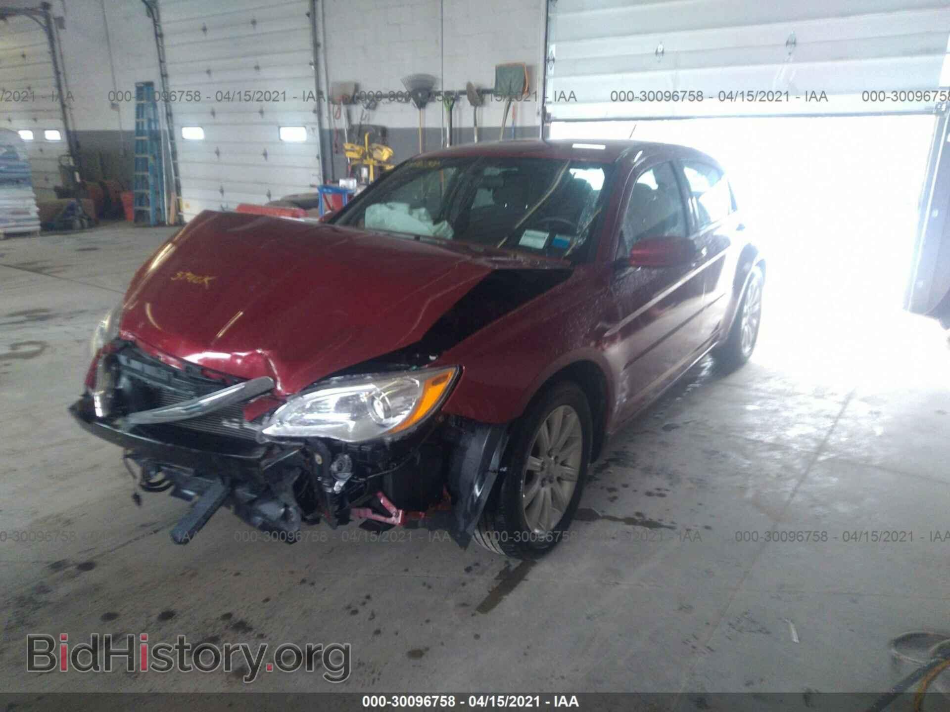 2013 CHRYSLER 200 - VIN: 1C3CCBBB6DN721760 - Фото 2