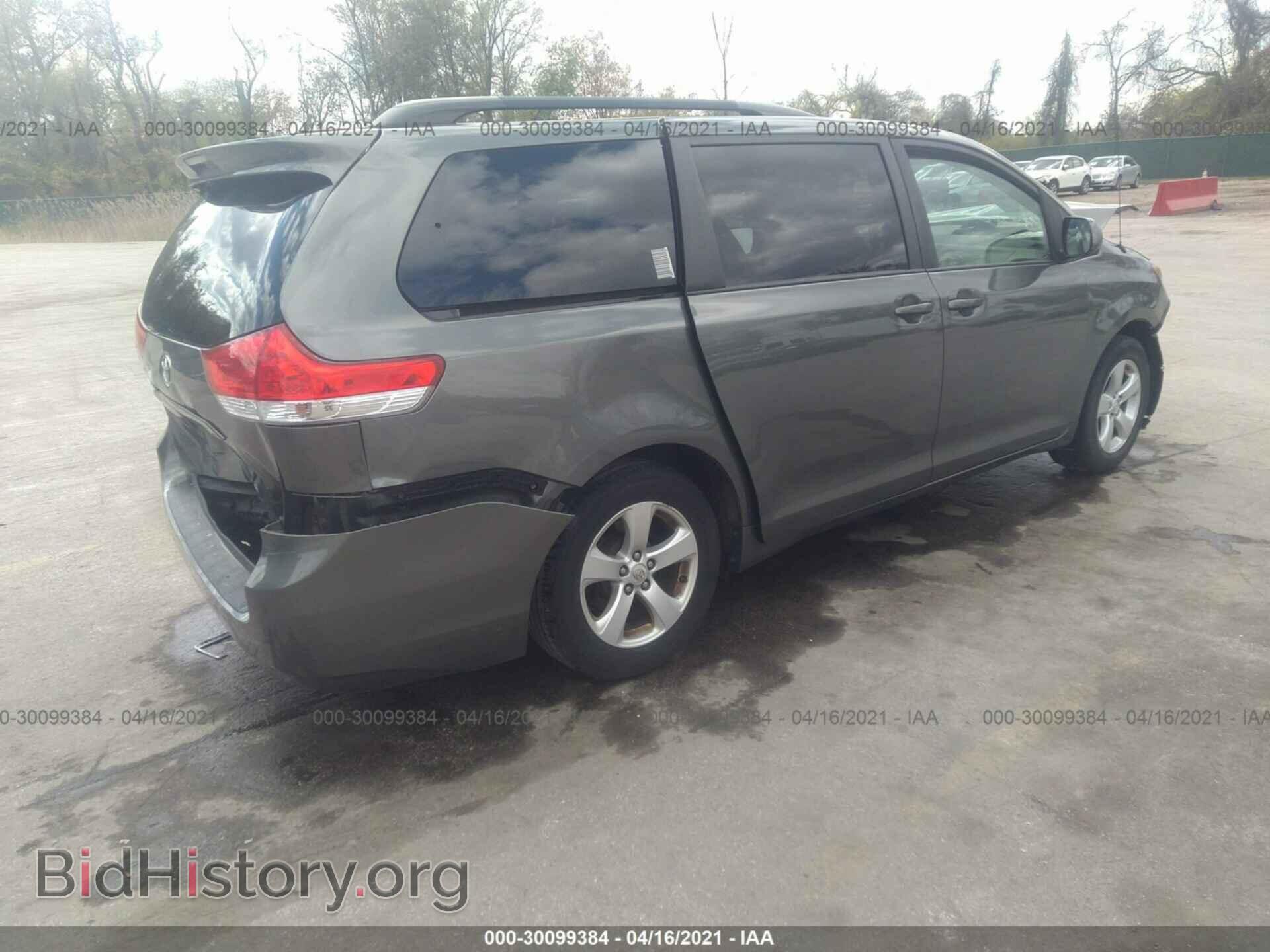 2012 TOYOTA SIENNA - VIN: 5TDKK3DC8CS225566 - Фото 4