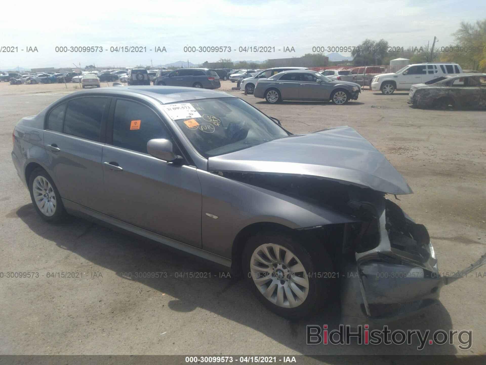 Photo WBAPH73559A173637 - BMW 3 SERIES 2009