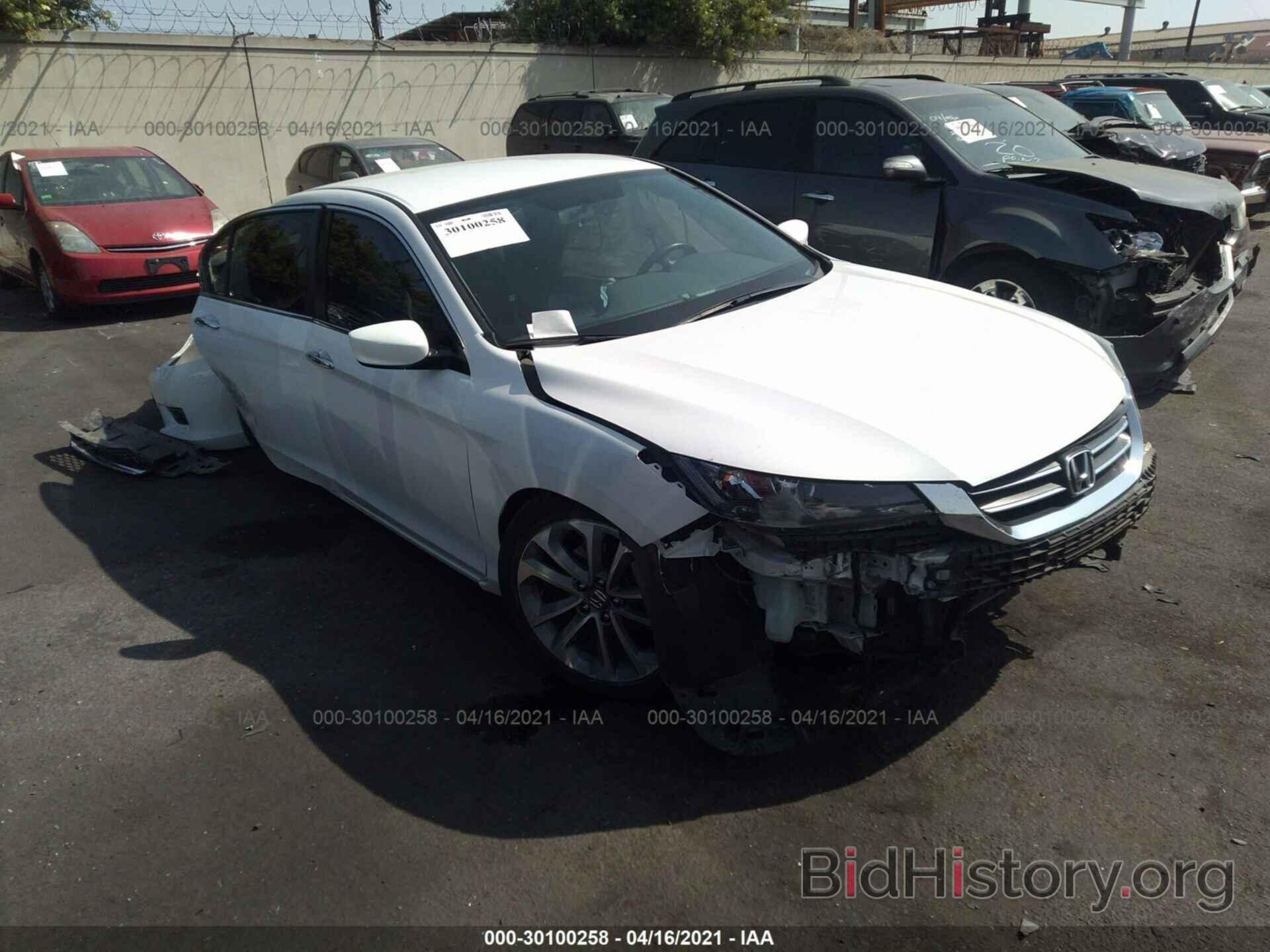 Photo 1HGCR2F52EA048412 - HONDA ACCORD SEDAN 2014