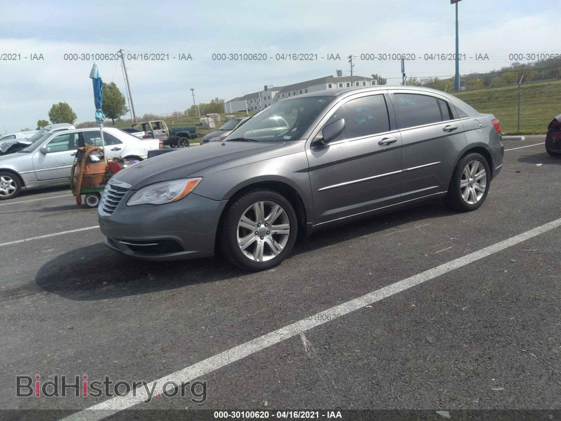 2013 CHRYSLER 200 - VIN: 1C3CCBBB6DN656022 - Фото 2