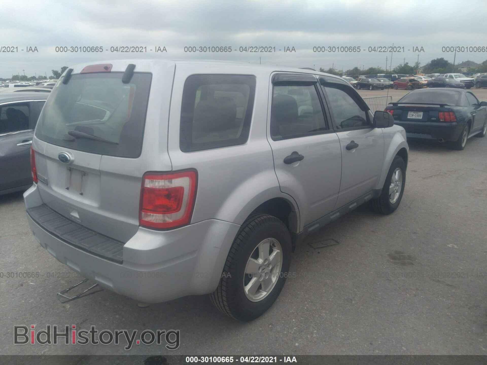 2011 FORD ESCAPE - VIN: 1FMCU0C74BKB83822 - Фото 4