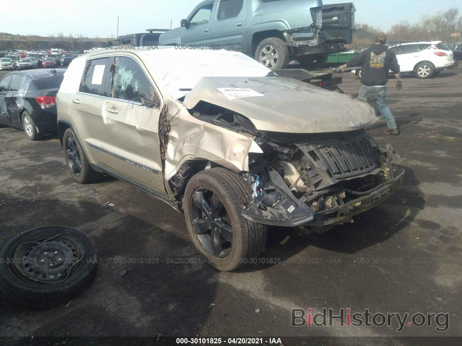 Photo 1J4RR4GGXBC562880 - JEEP GRAND CHEROKEE 2011