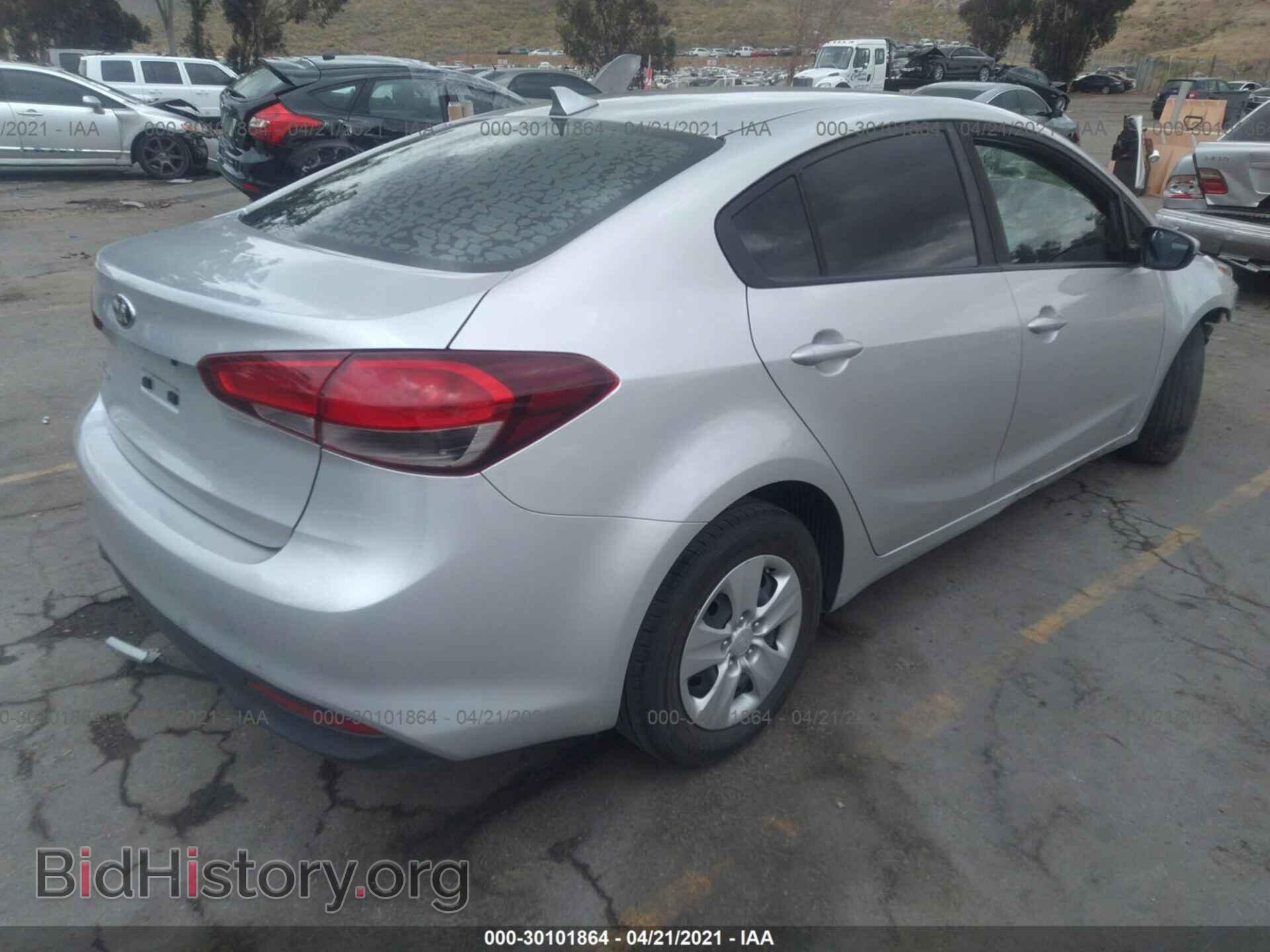 2017 KIA FORTE - VIN: 3KPFK4A77HE084196 - Фото 4