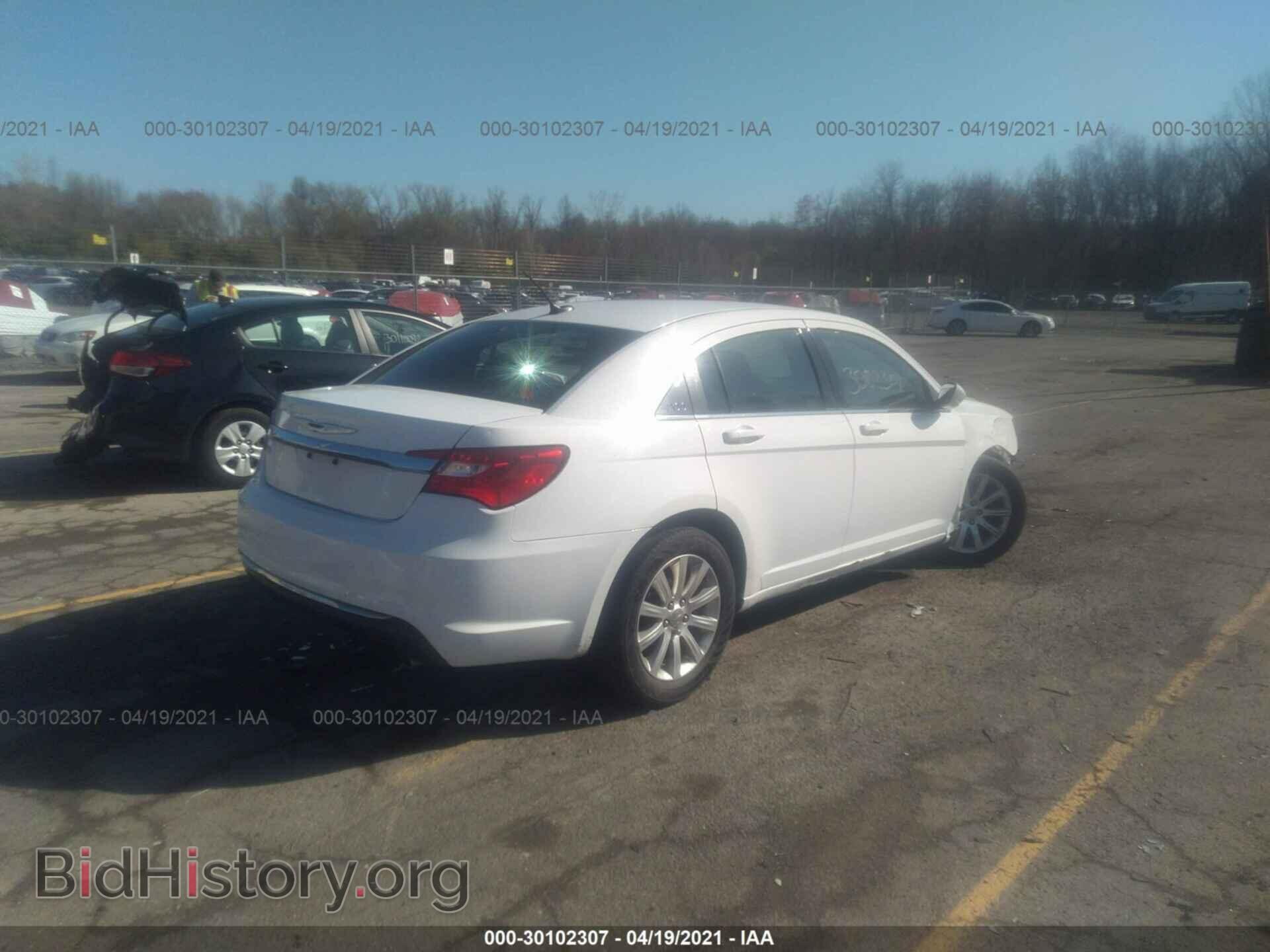 2013 CHRYSLER 200 - VIN: 1C3CCBBG8DN532247 - Фото 4