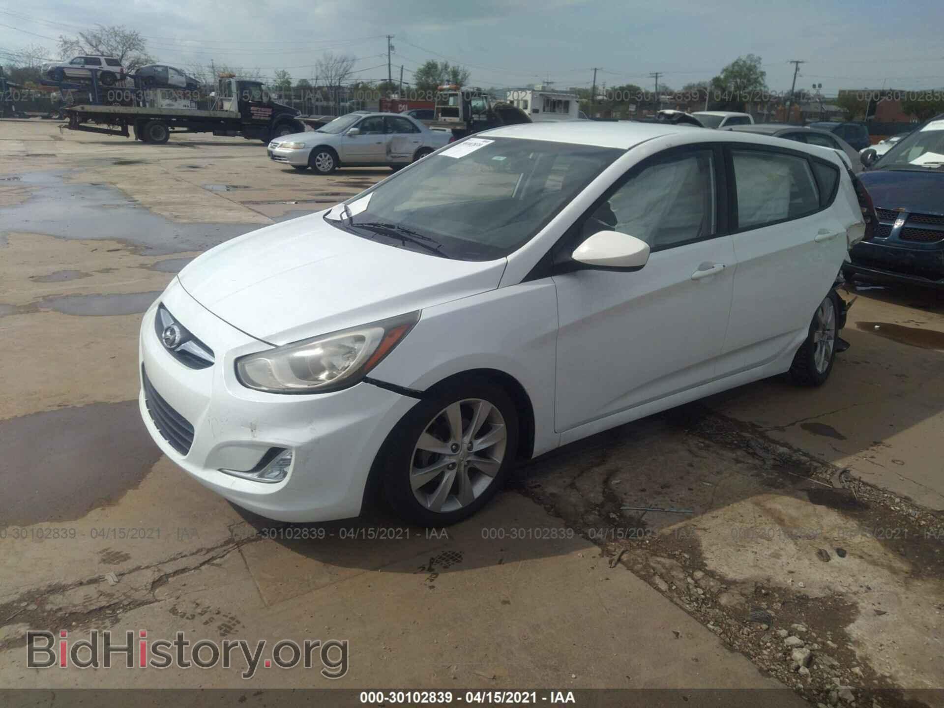 2014 HYUNDAI ACCENT - VIN: KMHCT5AE5EU159541 - Фото 2