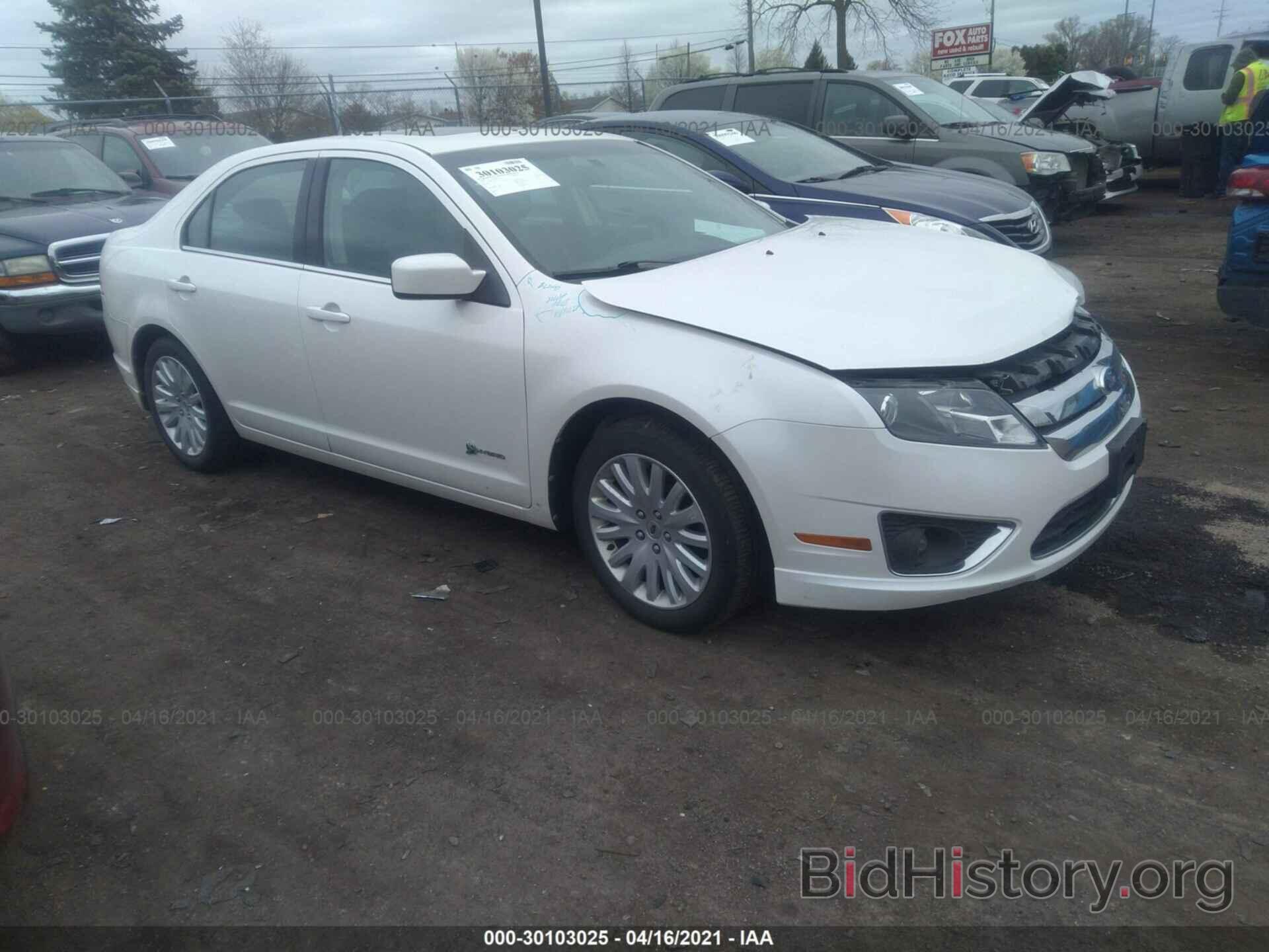 Photo 3FADP0L34AR277101 - FORD FUSION 2010