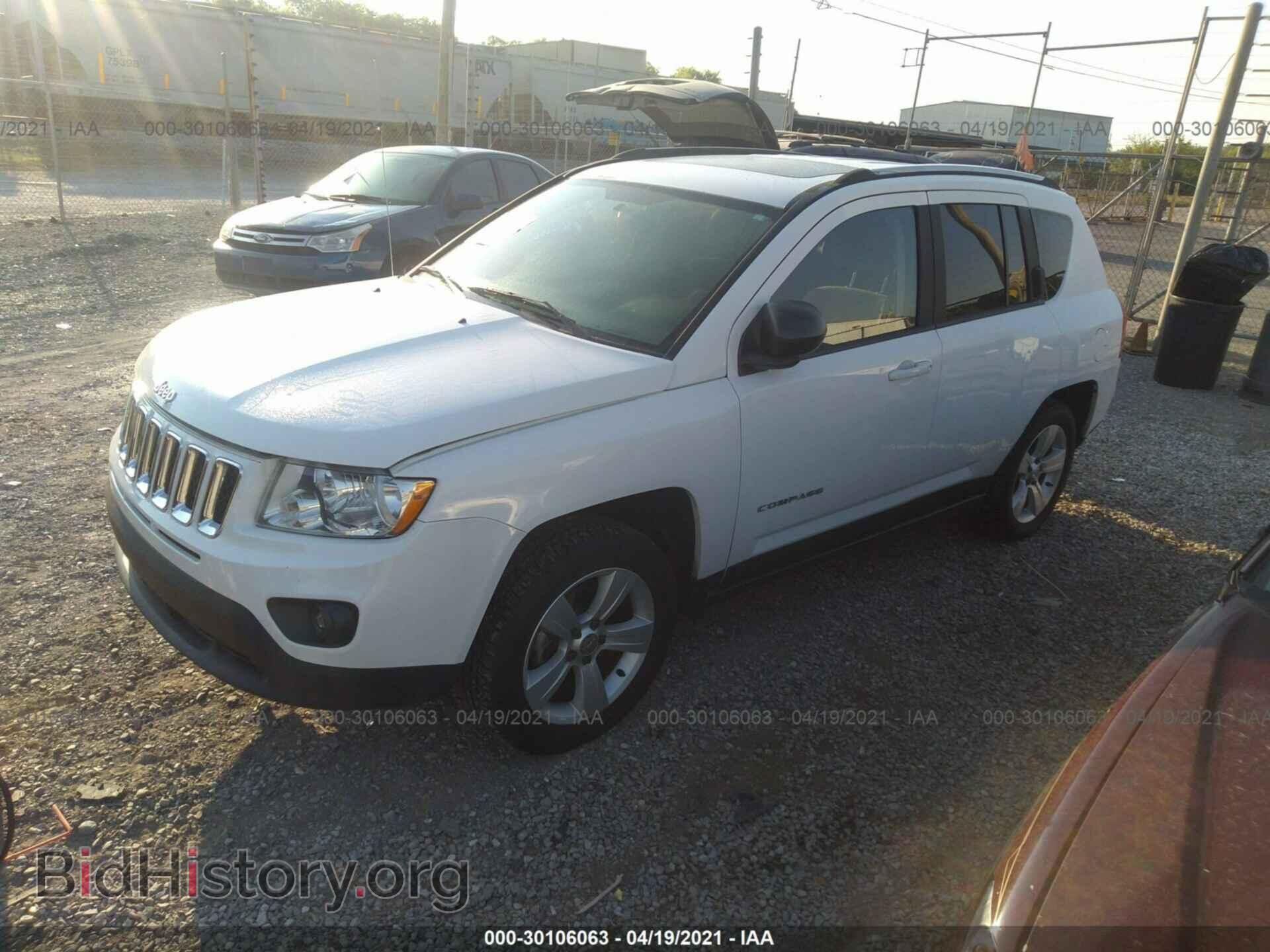 2013 JEEP COMPASS - VIN: 1C4NJCEB8DD208026 - Photo 2