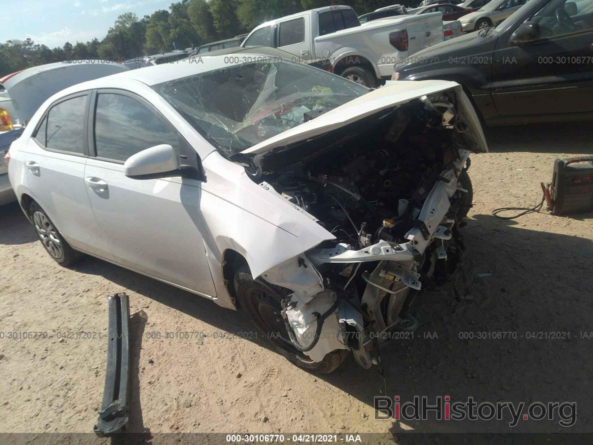 Photo 5YFBURHE3HP645549 - TOYOTA COROLLA 2017