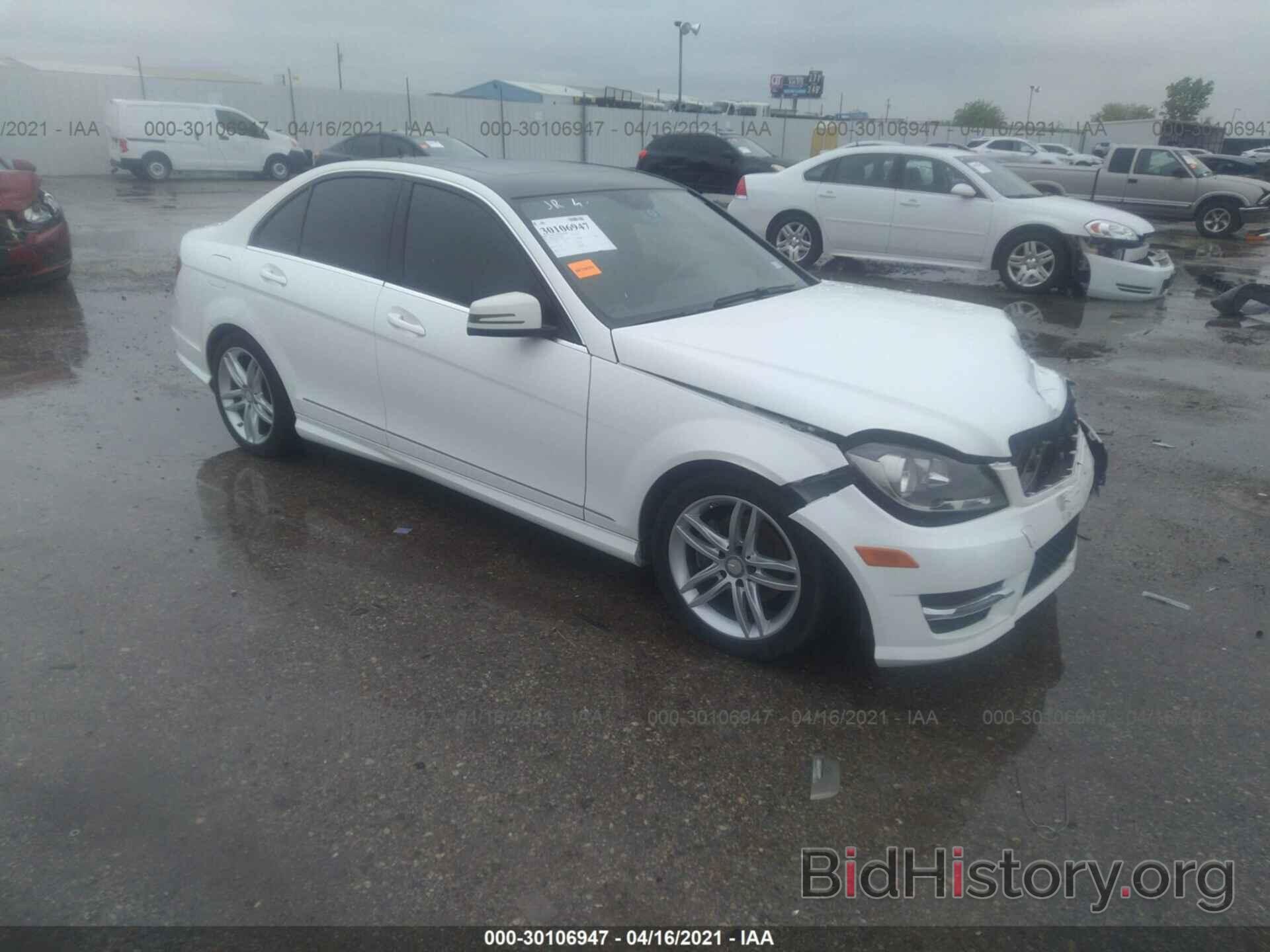 Photo WDDGF4HB3EA955540 - MERCEDES-BENZ C-CLASS 2014