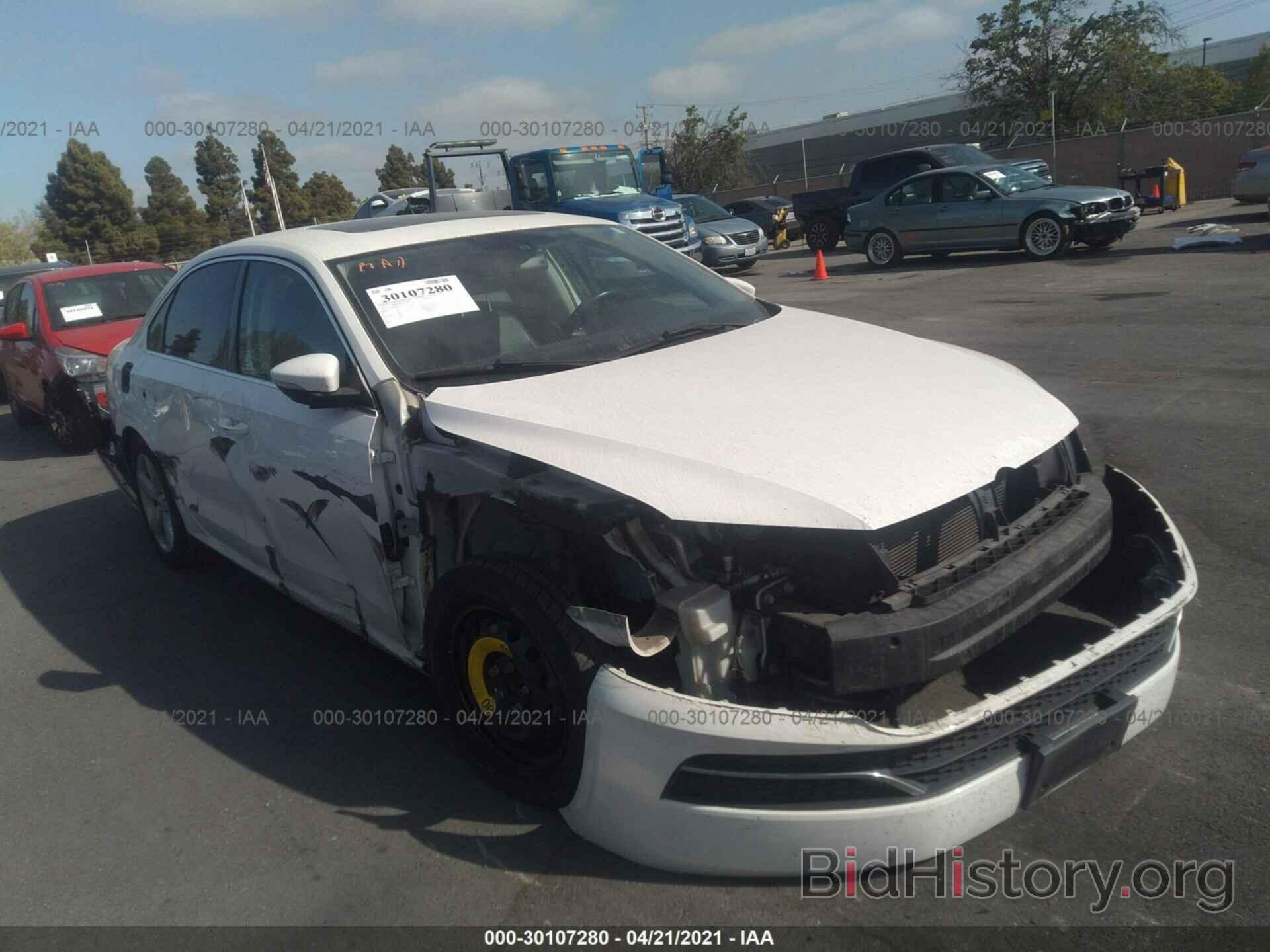 Photo 1VWBP7A31CC024121 - VOLKSWAGEN PASSAT 2012