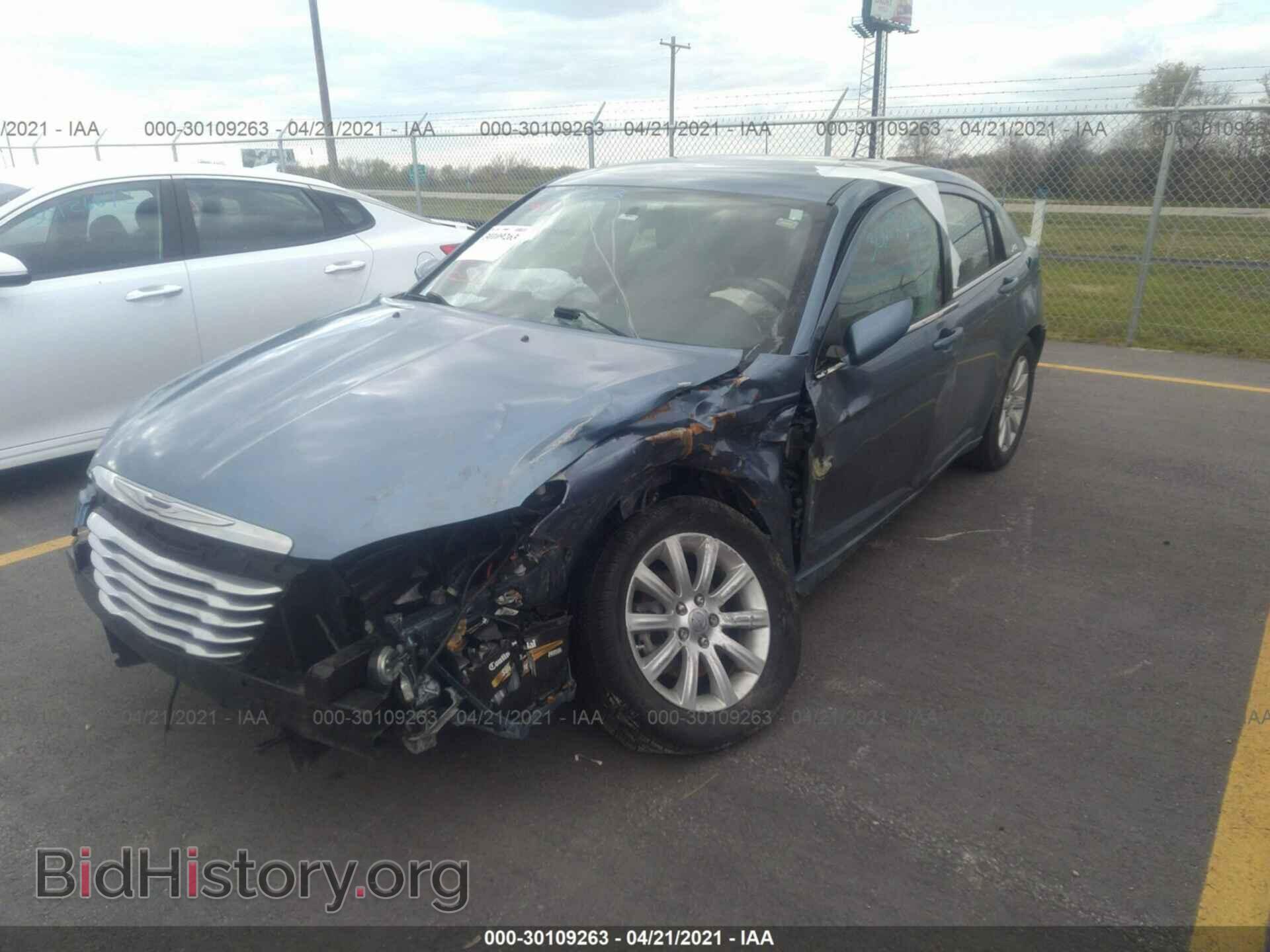 2011 CHRYSLER 200 - VIN: 1C3BC1FB9BN618412 - Фото 2
