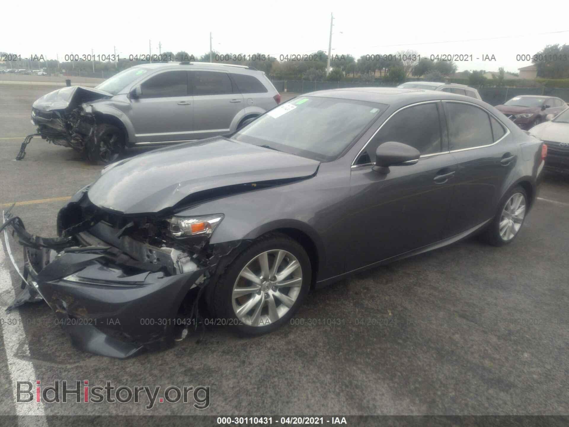 2016 LEXUS IS 200T - VIN: JTHBA1D24G5023199 - Фото 2