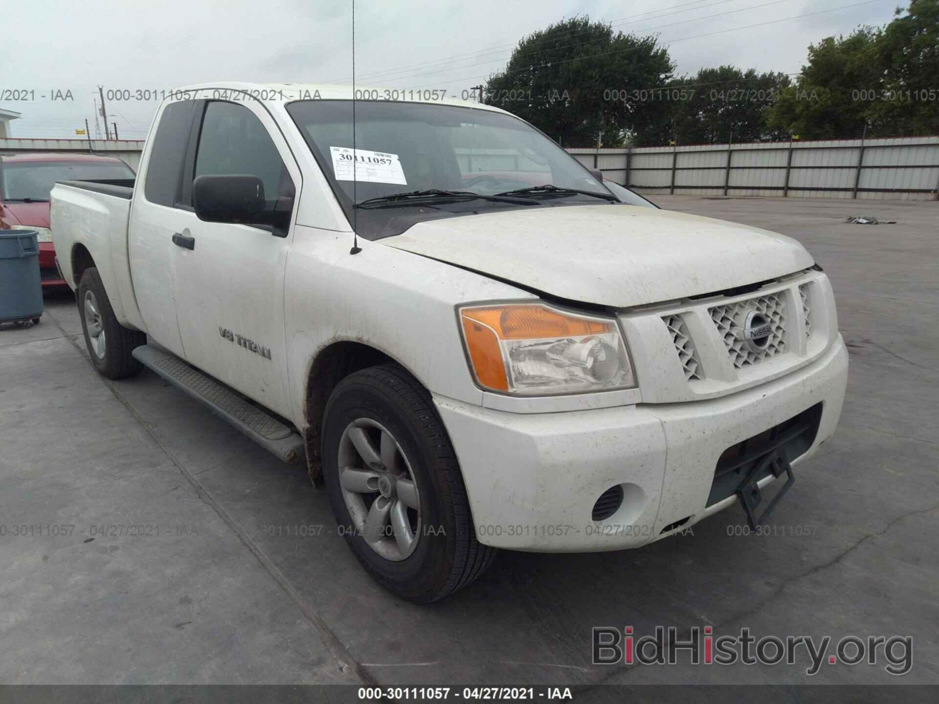 Photo 1N6BA0CH2BN318227 - NISSAN TITAN 2011