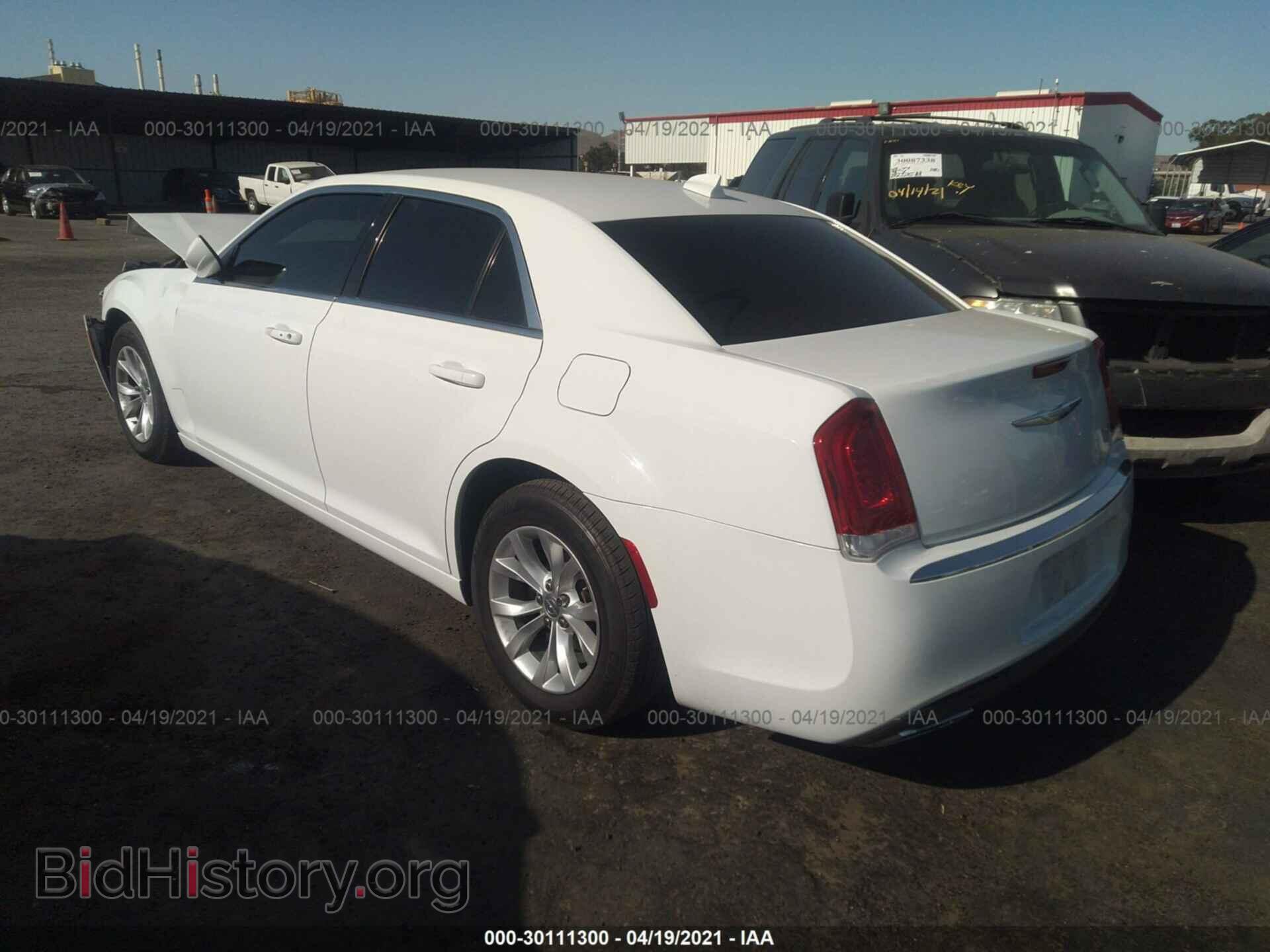 2015 CHRYSLER 300 - VIN: 2C3CCAAG6FH772680 - Фото 3