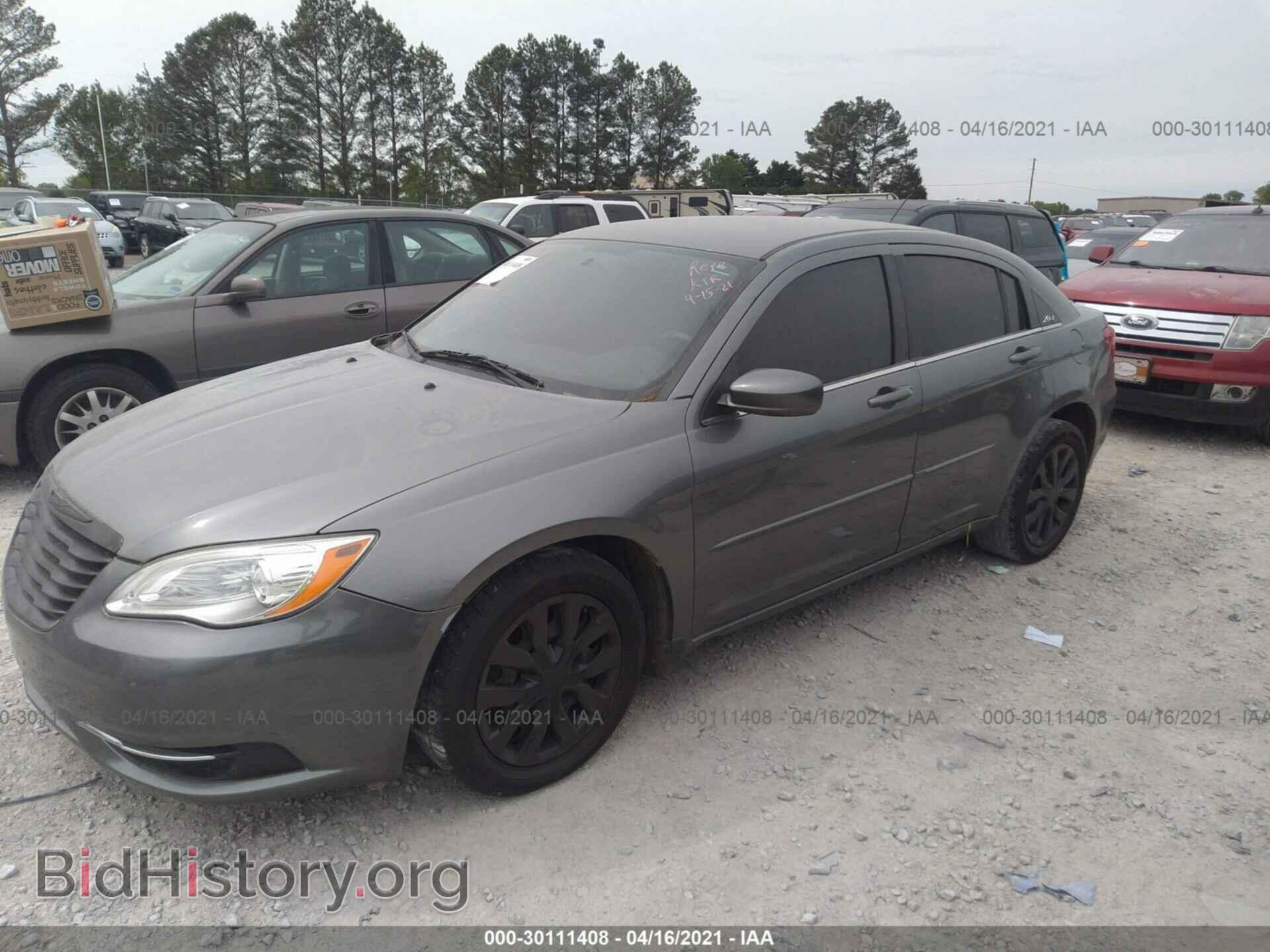 2012 CHRYSLER 200 - VIN: 1C3CCBAB8CN201740 - Photo 2